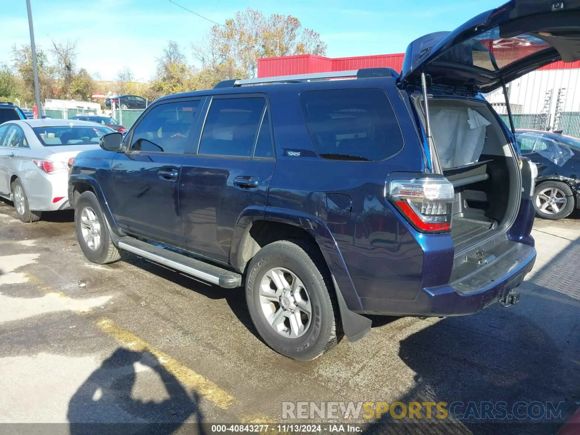3 Photograph of a damaged car JTENU5JR8N5998909 TOYOTA 4RUNNER 2022