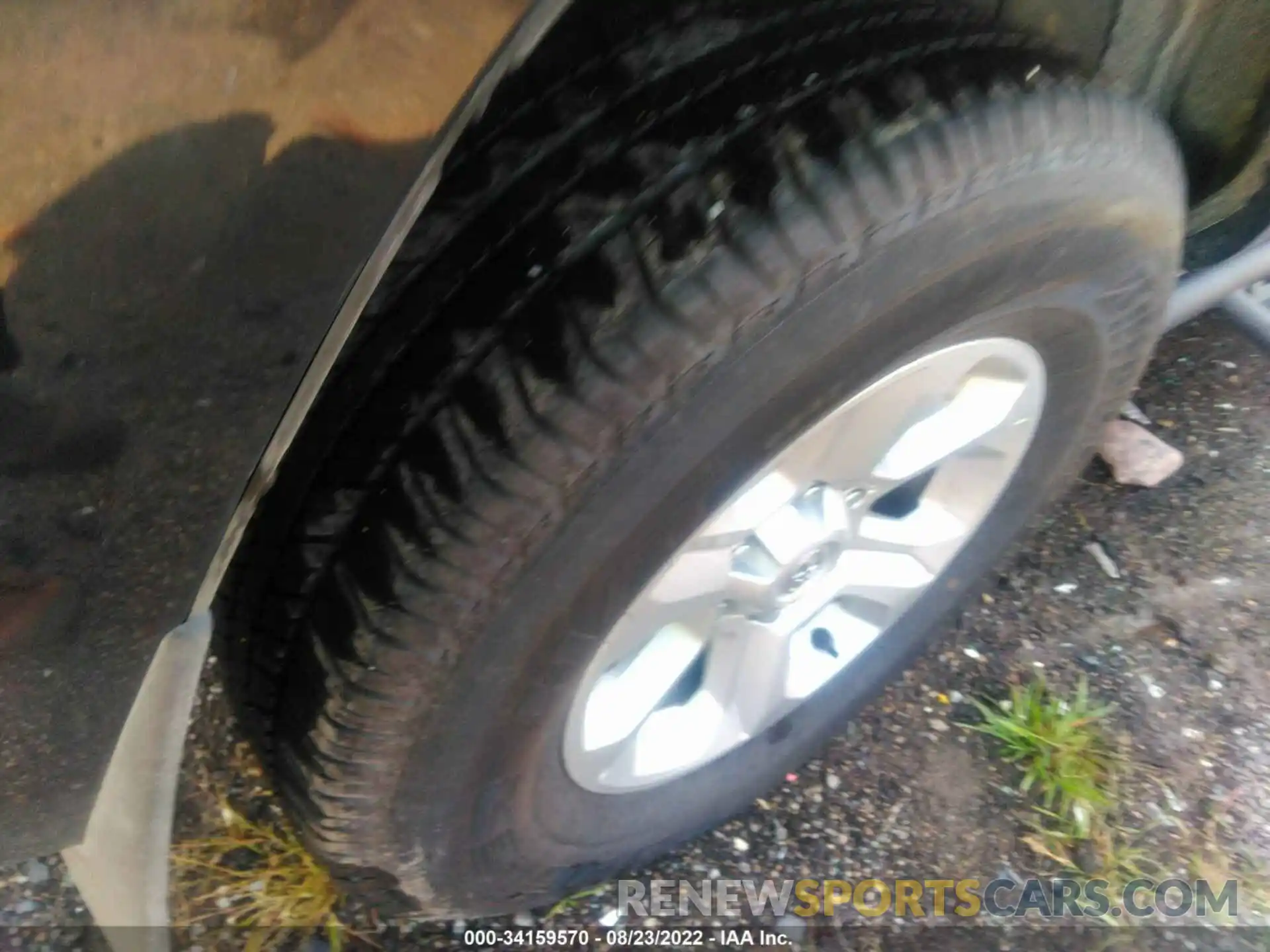 15 Photograph of a damaged car JTENU5JR9N5994304 TOYOTA 4RUNNER 2022