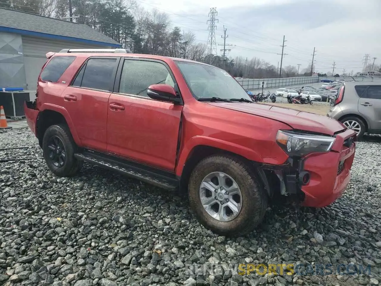 4 Photograph of a damaged car JTENU5JR9N6063764 TOYOTA 4RUNNER 2022