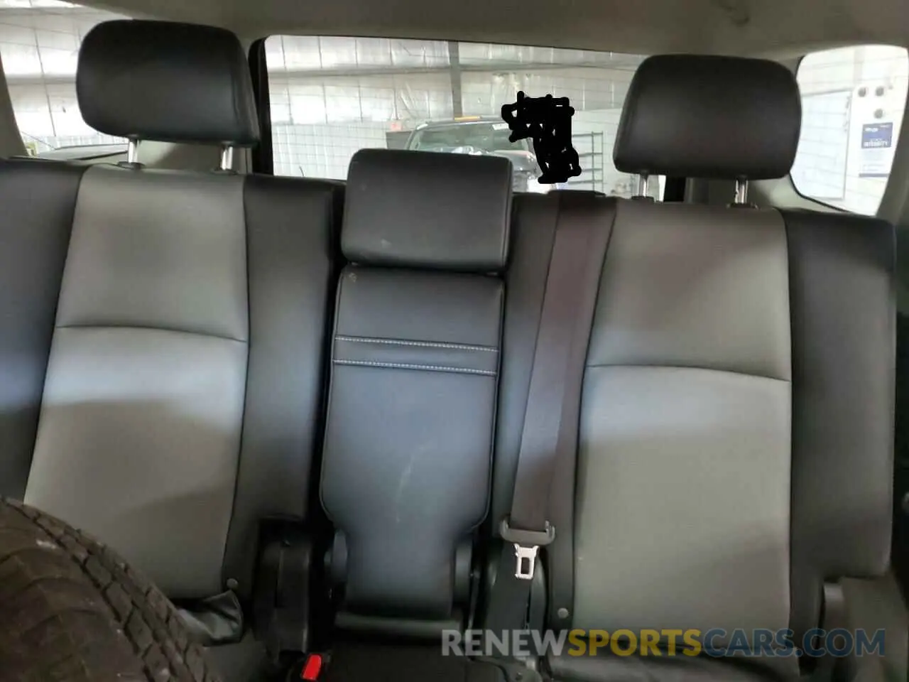 10 Photograph of a damaged car JTENU5JRXN5979777 TOYOTA 4RUNNER 2022