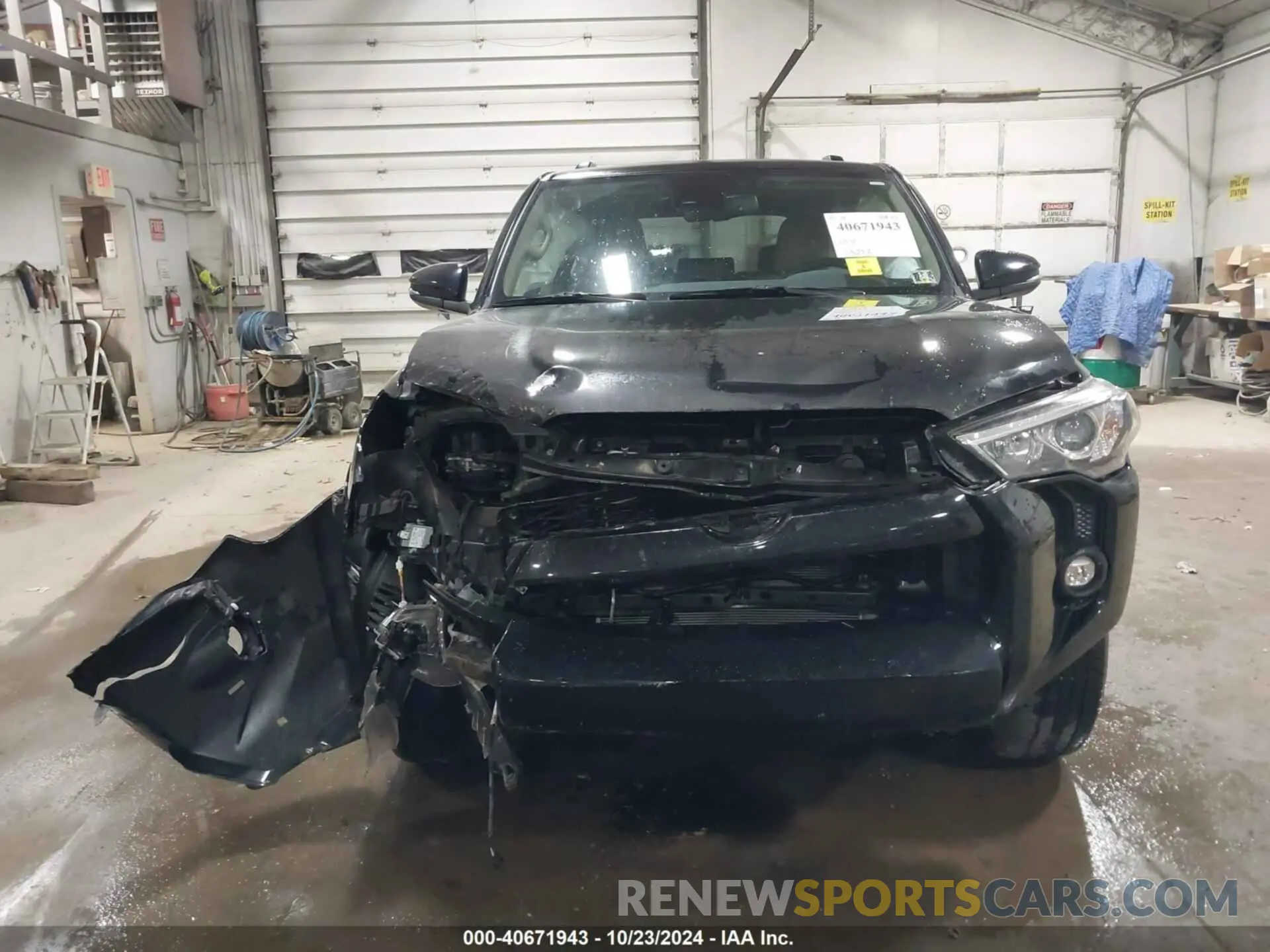 12 Photograph of a damaged car JTENU5JRXN5992917 TOYOTA 4RUNNER 2022