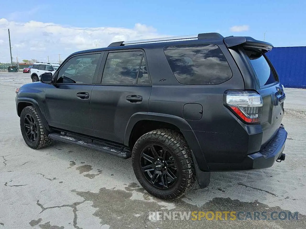 2 Photograph of a damaged car JTENU5JRXN6067712 TOYOTA 4RUNNER 2022
