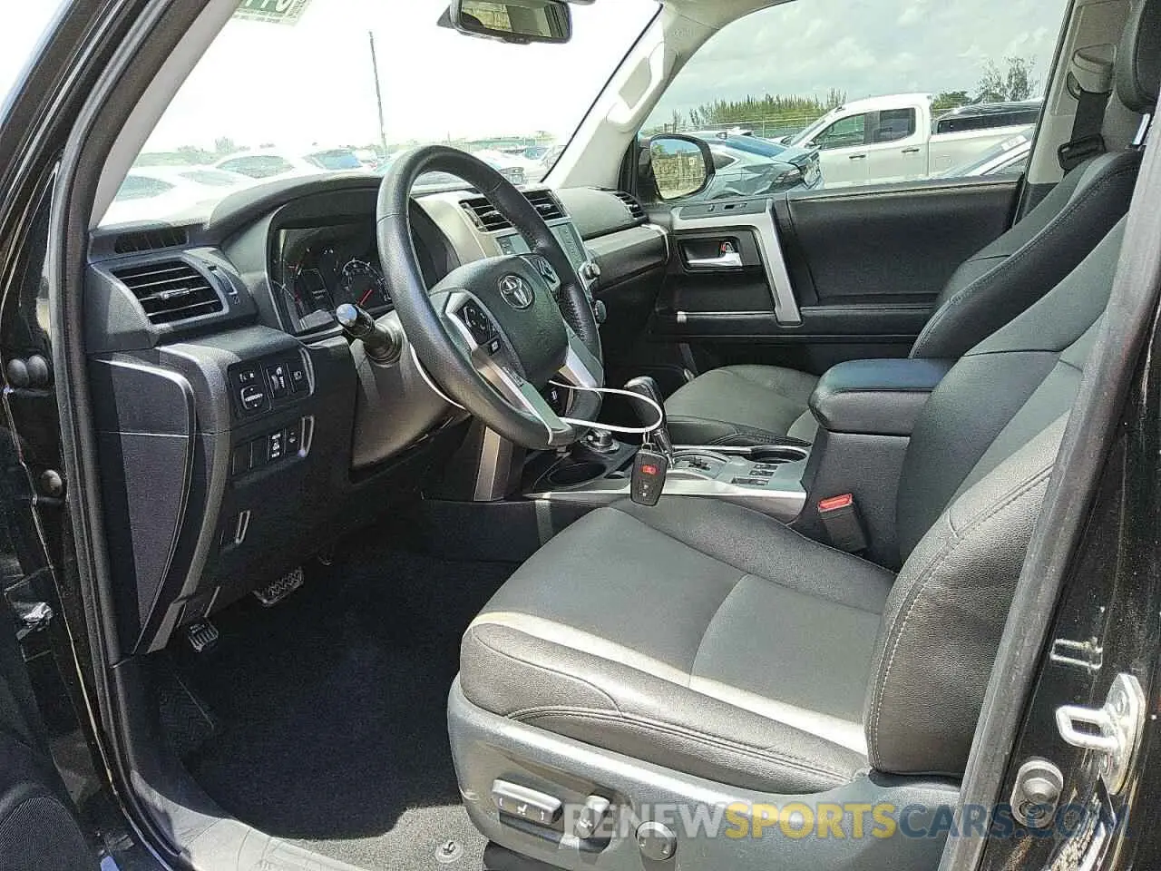 7 Photograph of a damaged car JTENU5JRXN6067712 TOYOTA 4RUNNER 2022