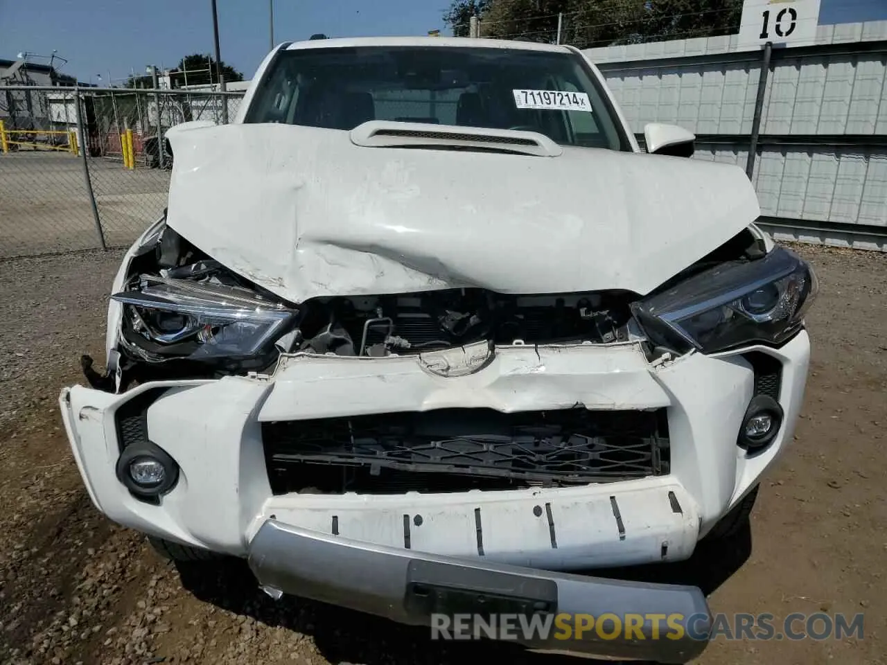 5 Photograph of a damaged car JTEPU5JR0N6006846 TOYOTA 4RUNNER 2022