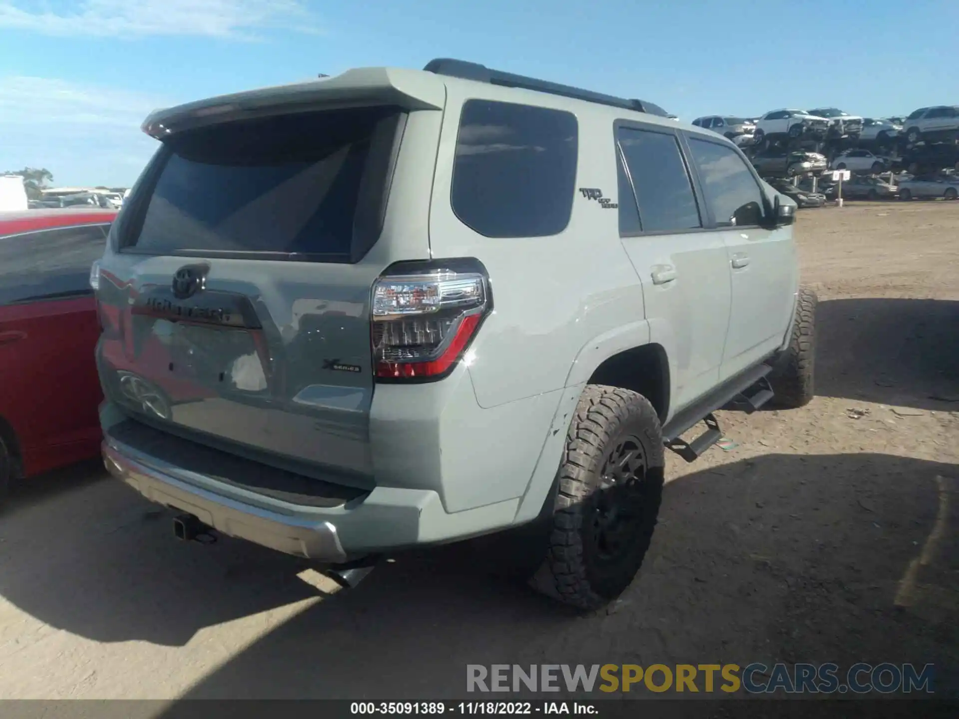 4 Photograph of a damaged car JTEPU5JR0N6029382 TOYOTA 4RUNNER 2022