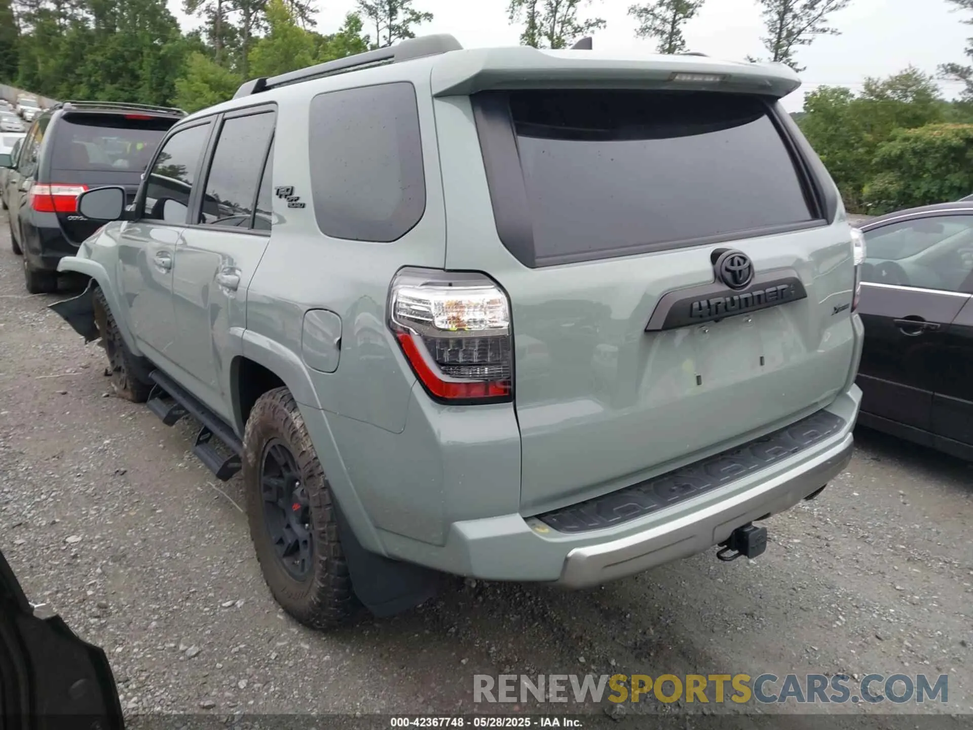3 Photograph of a damaged car JTEPU5JR0N6047798 TOYOTA 4RUNNER 2022