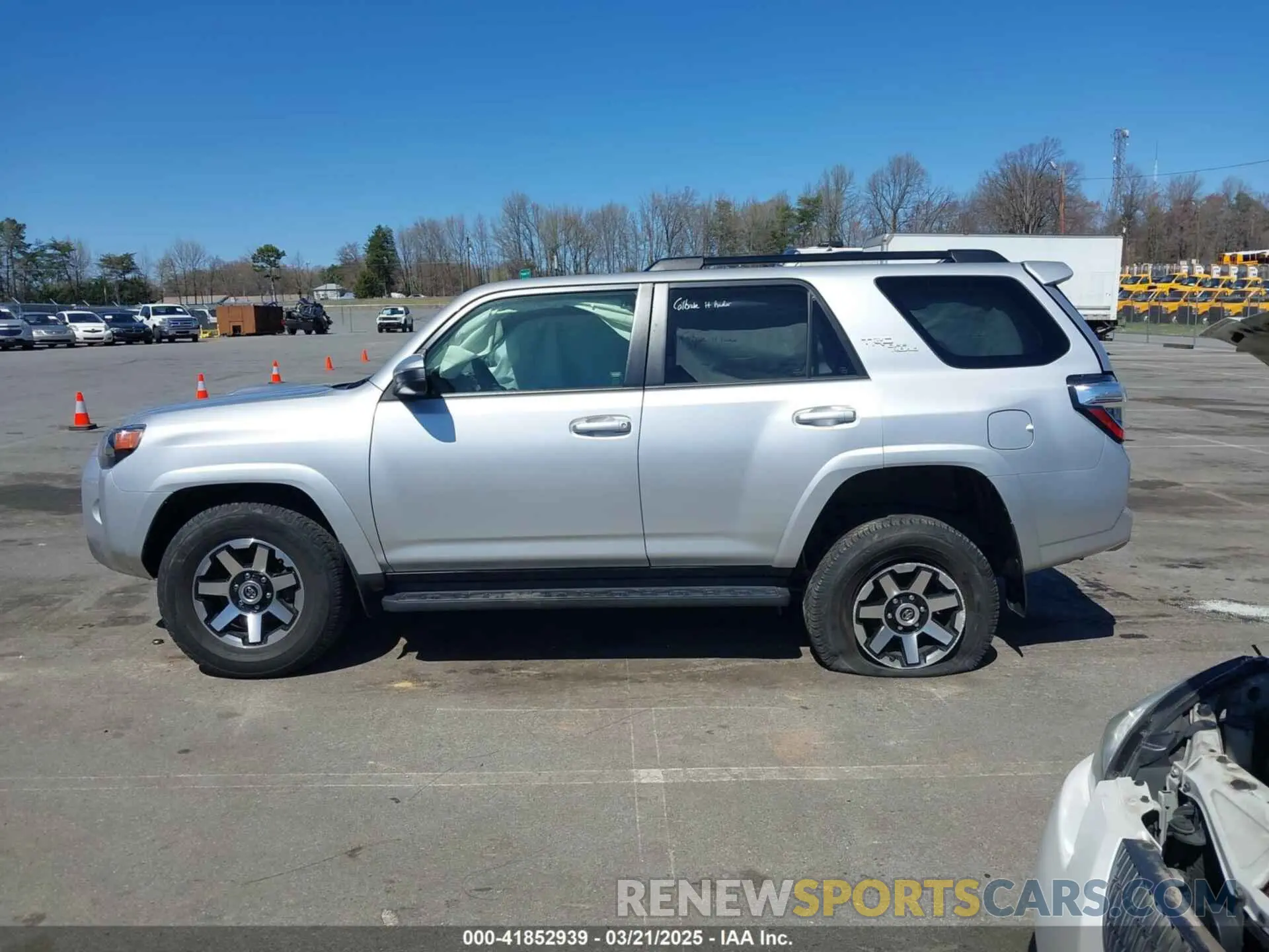 13 Photograph of a damaged car JTEPU5JR4N6023357 TOYOTA 4RUNNER 2022