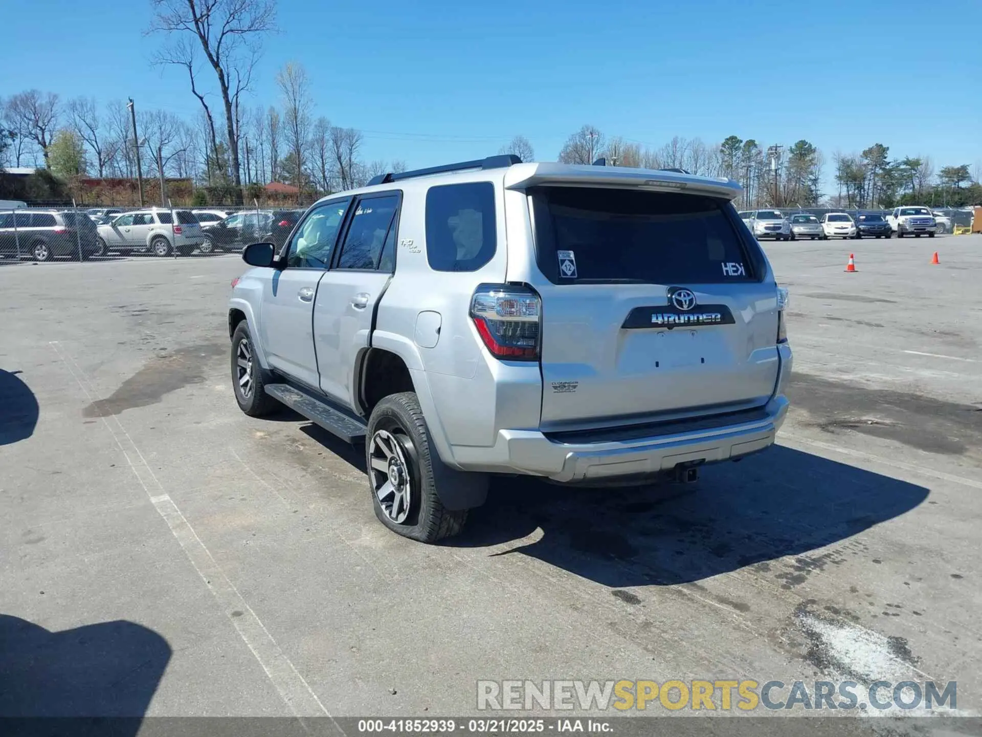 3 Photograph of a damaged car JTEPU5JR4N6023357 TOYOTA 4RUNNER 2022