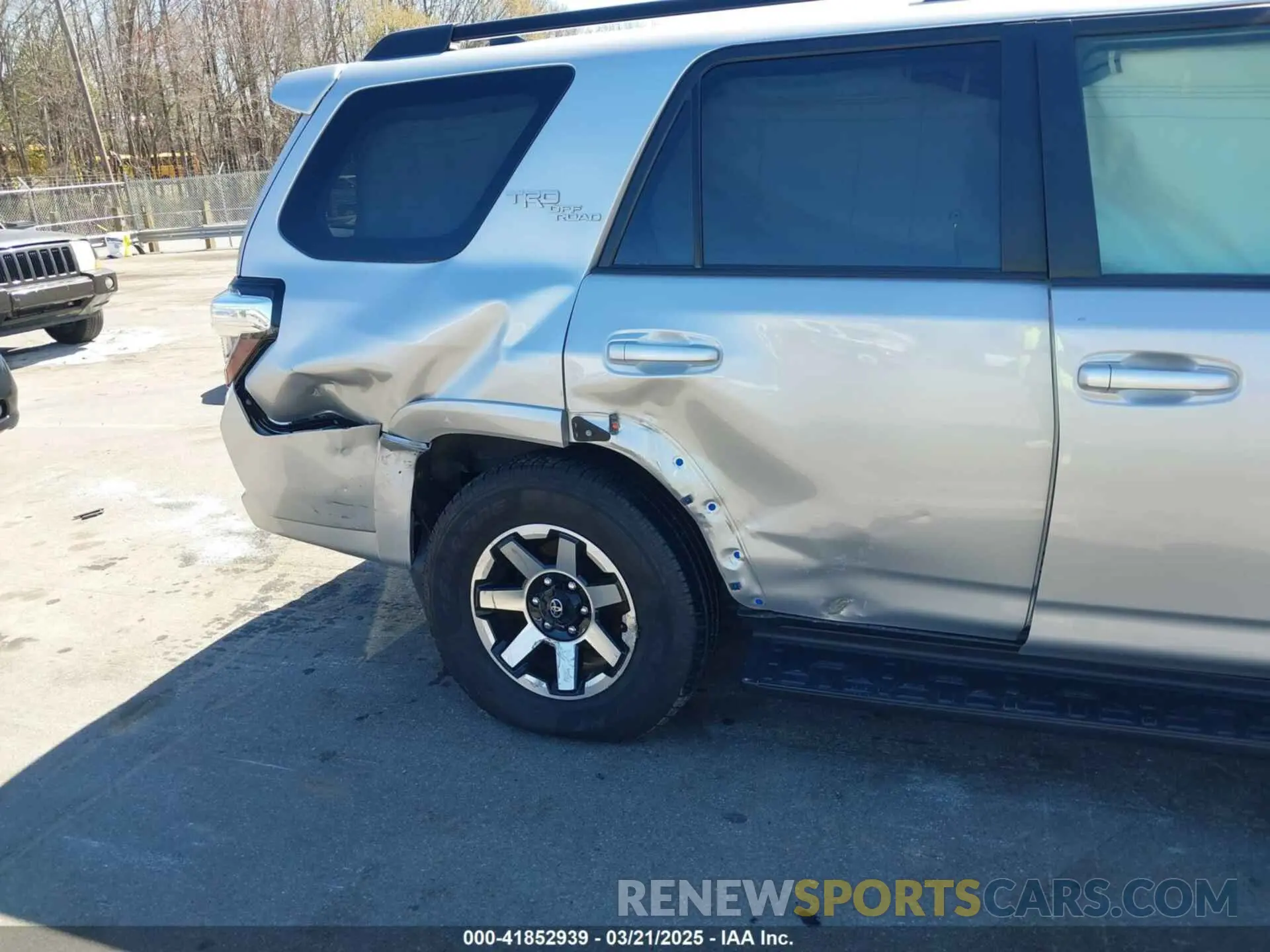 6 Photograph of a damaged car JTEPU5JR4N6023357 TOYOTA 4RUNNER 2022