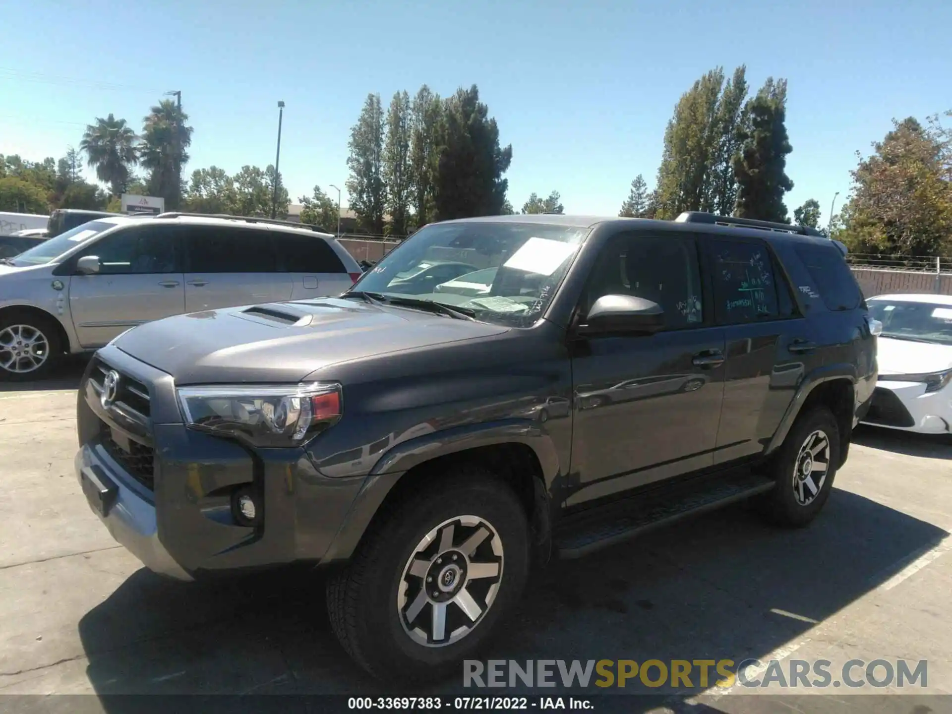 2 Photograph of a damaged car JTEPU5JR5N6008429 TOYOTA 4RUNNER 2022