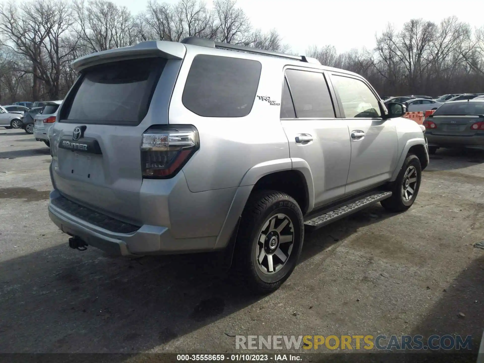 4 Photograph of a damaged car JTEPU5JR5N6009791 TOYOTA 4RUNNER 2022