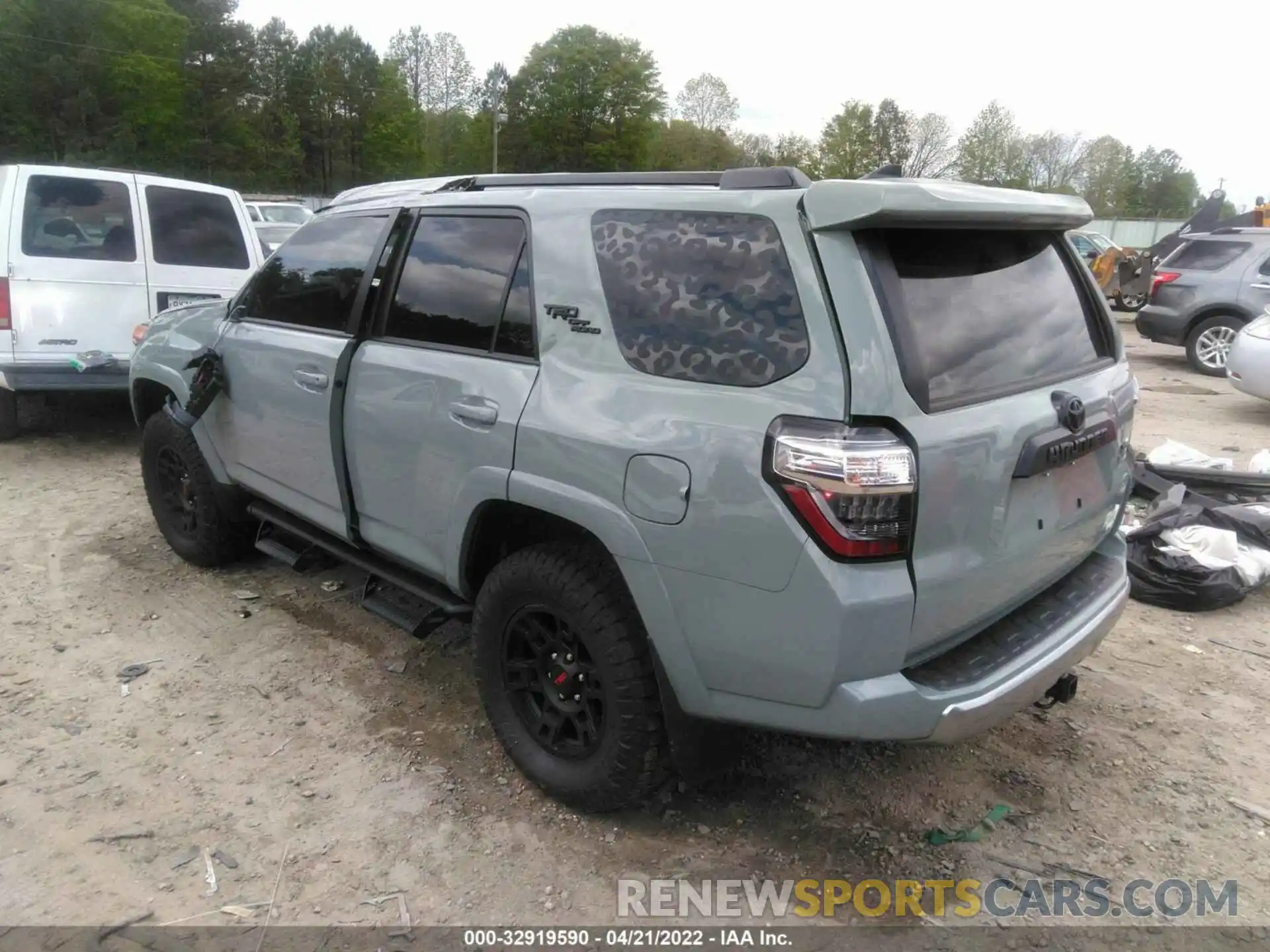 3 Photograph of a damaged car JTEPU5JR6N6028284 TOYOTA 4RUNNER 2022