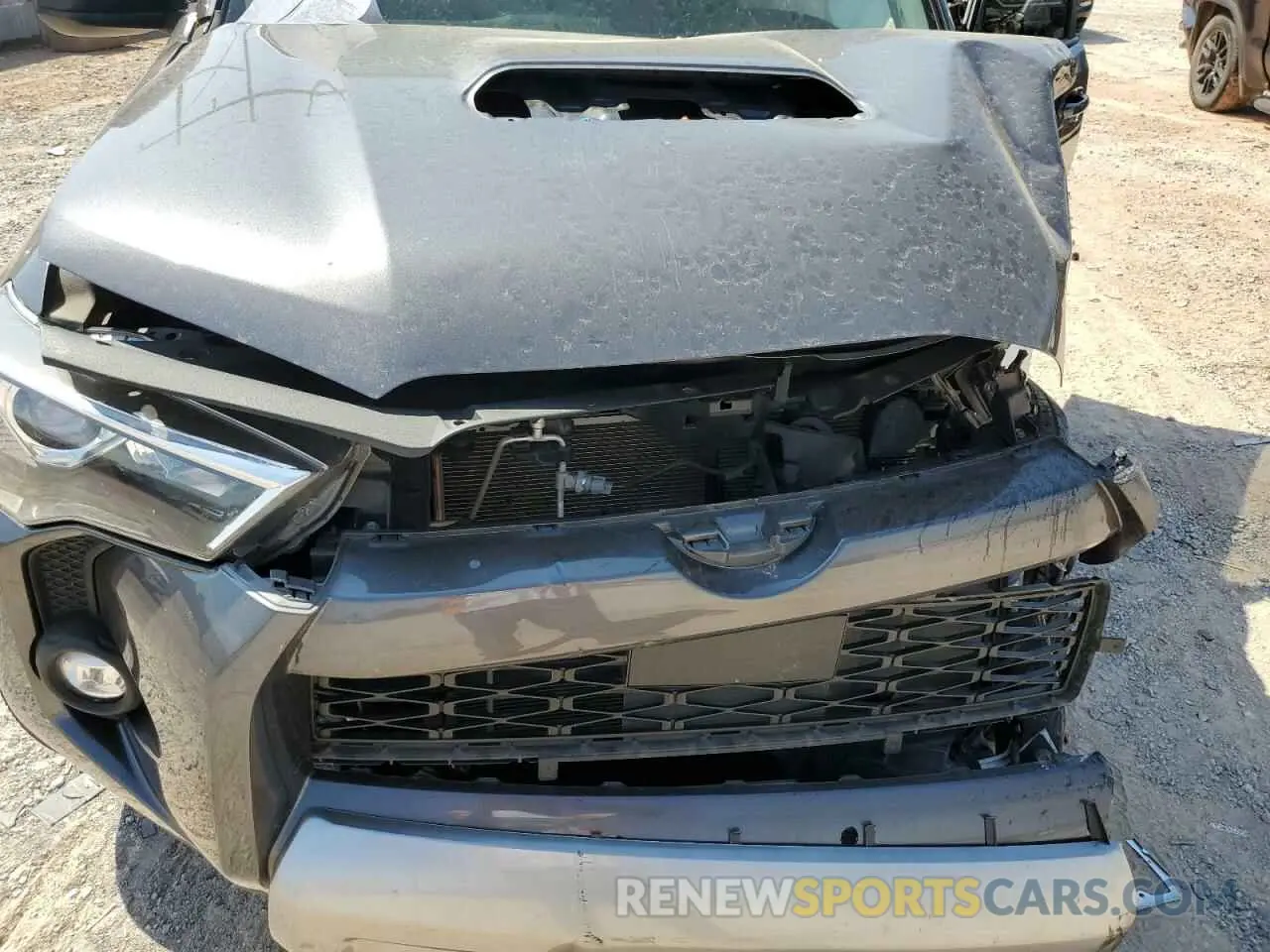 12 Photograph of a damaged car JTEPU5JR7N6017701 TOYOTA 4RUNNER 2022