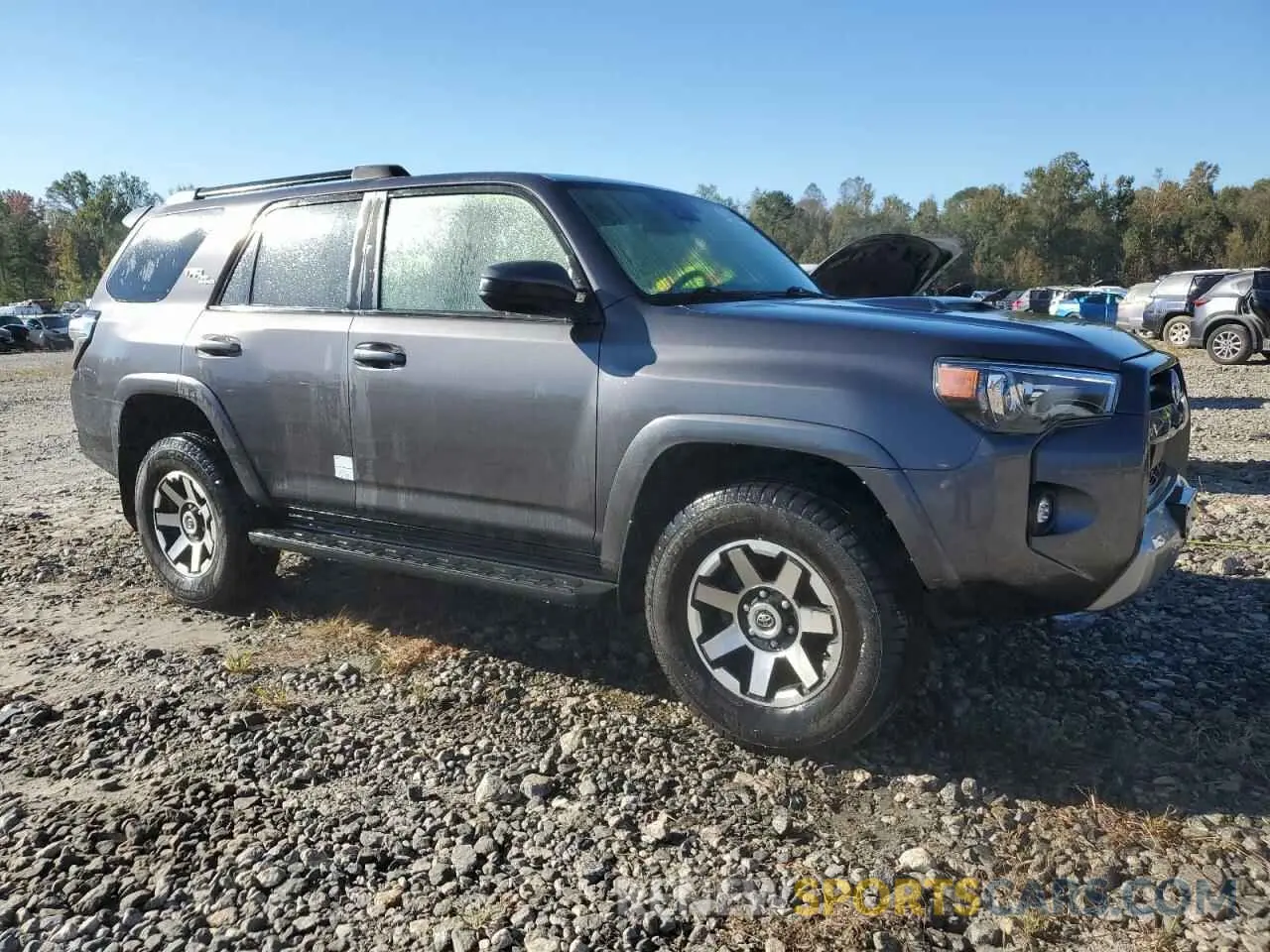 4 Photograph of a damaged car JTEPU5JR8N5990270 TOYOTA 4RUNNER 2022