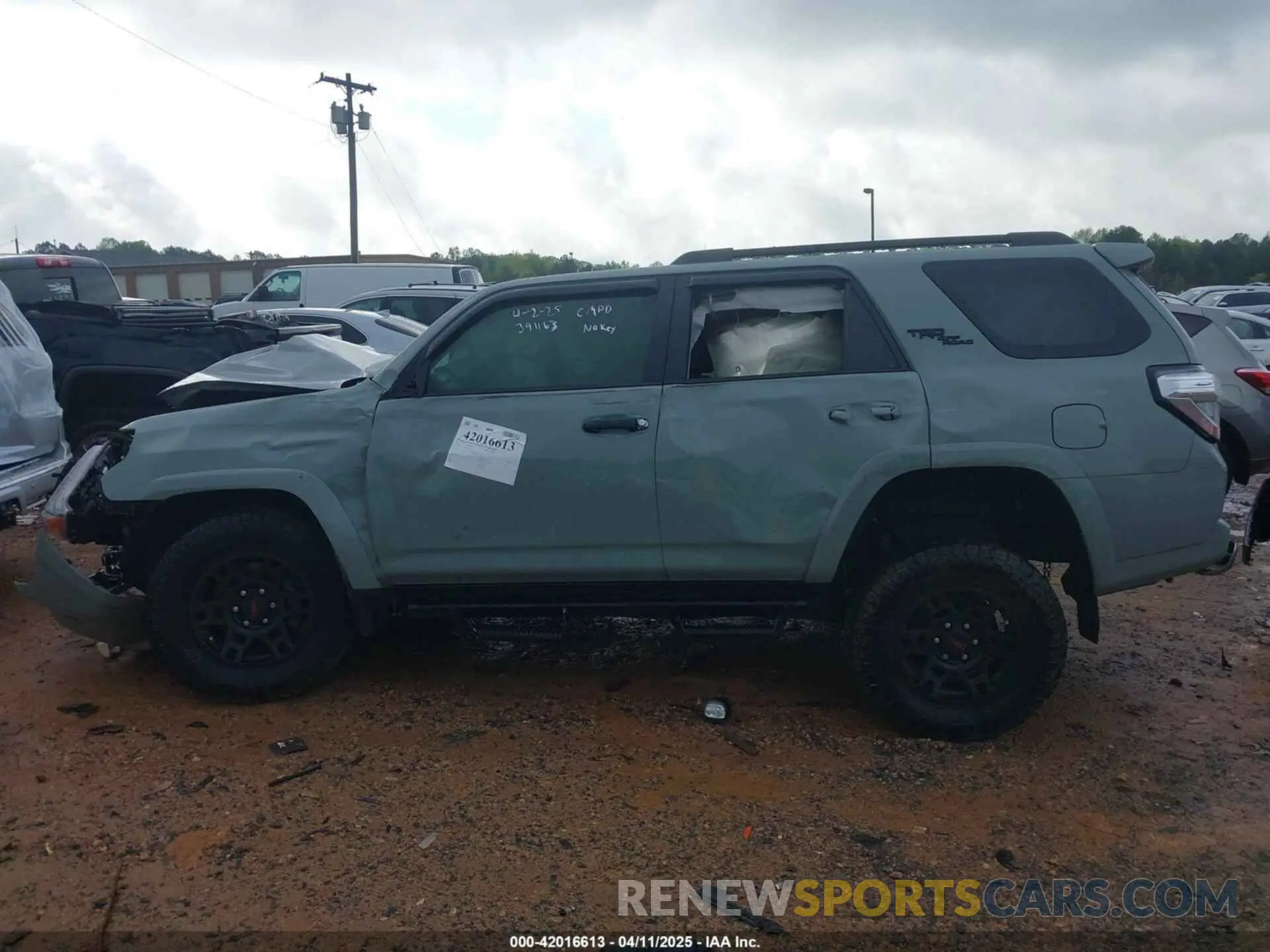 13 Photograph of a damaged car JTEPU5JR8N6003449 TOYOTA 4RUNNER 2022
