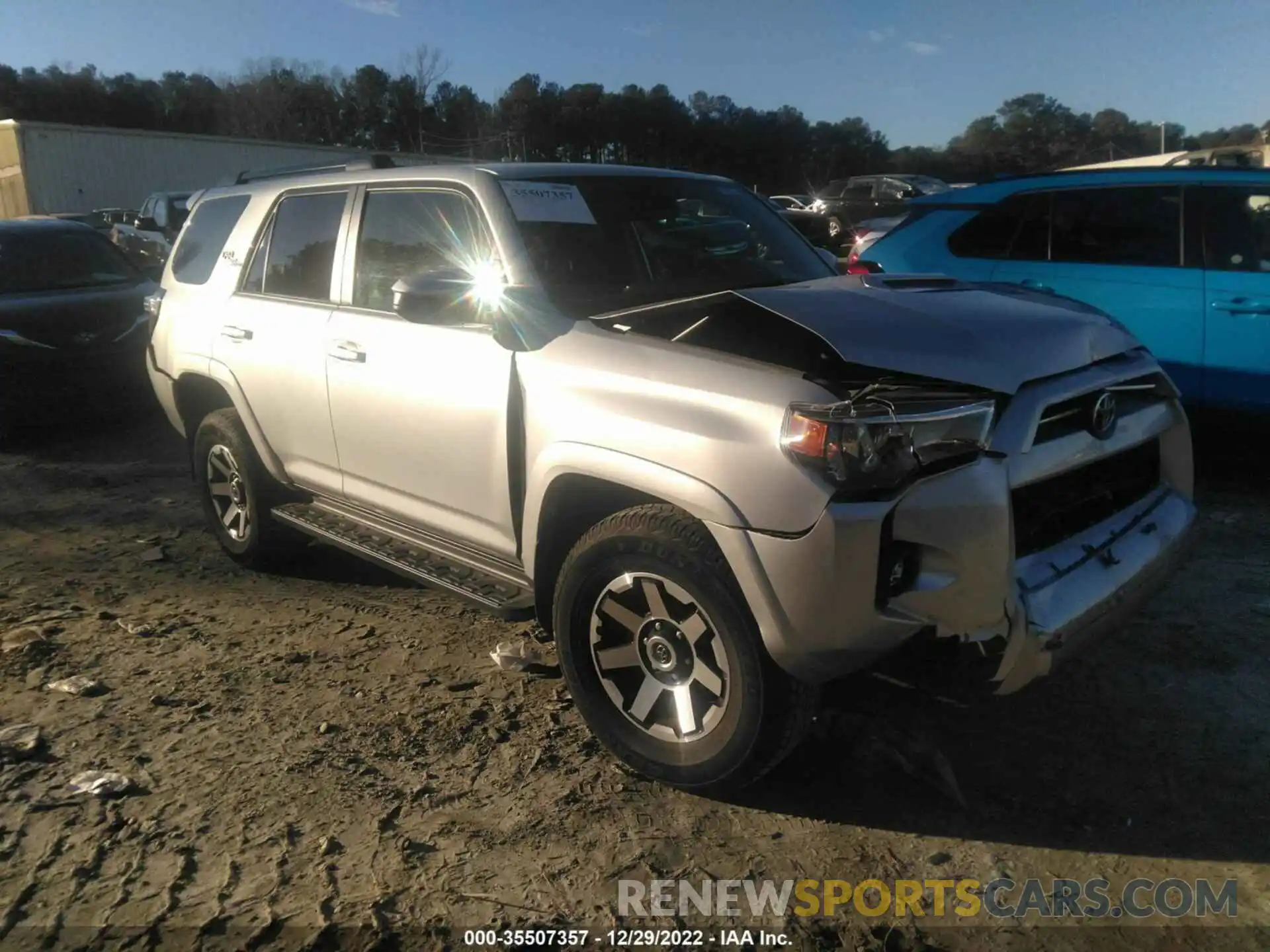 1 Photograph of a damaged car JTEPU5JR9N6007266 TOYOTA 4RUNNER 2022