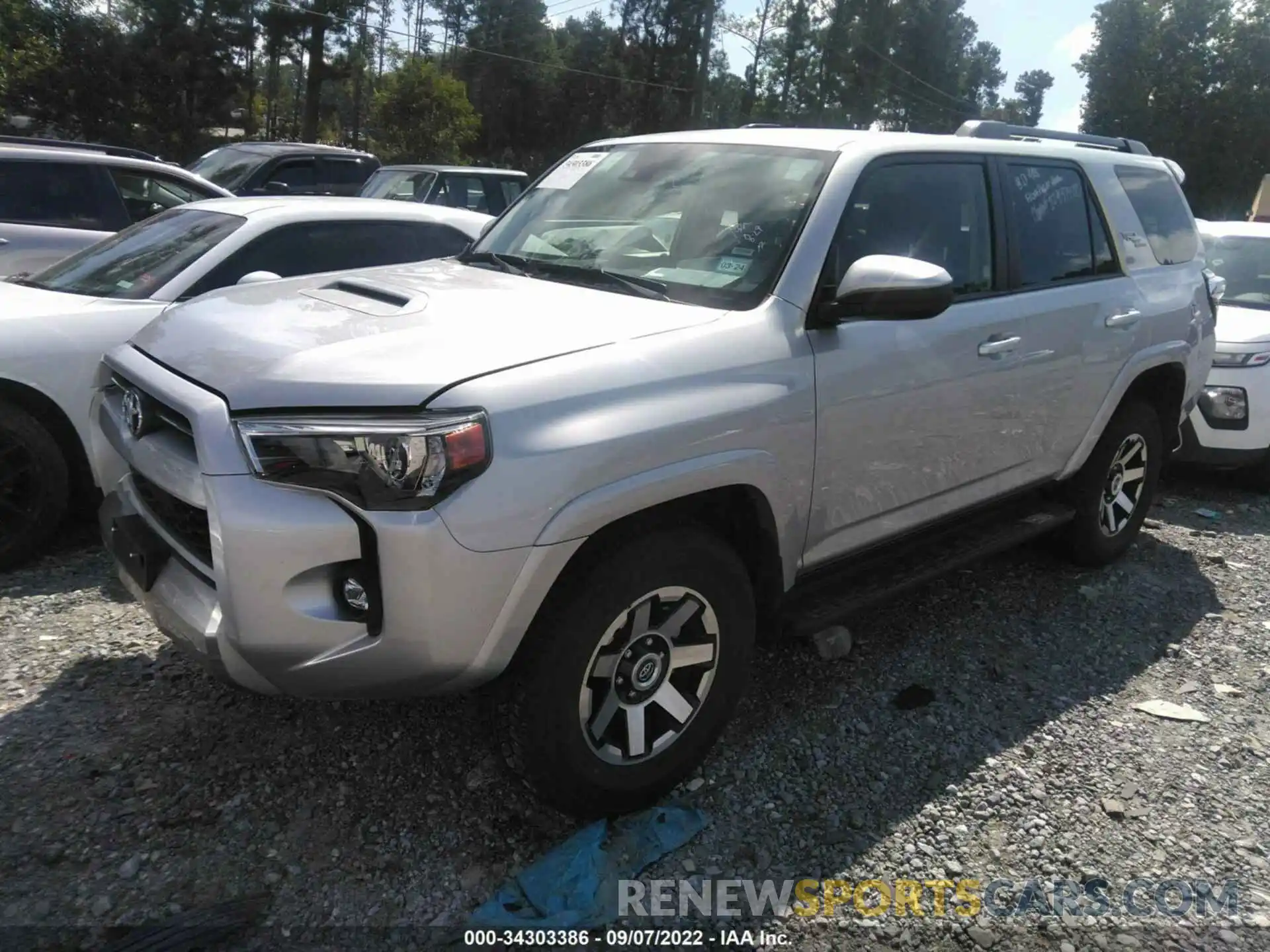 2 Photograph of a damaged car JTEPU5JR9N6050182 TOYOTA 4RUNNER 2022