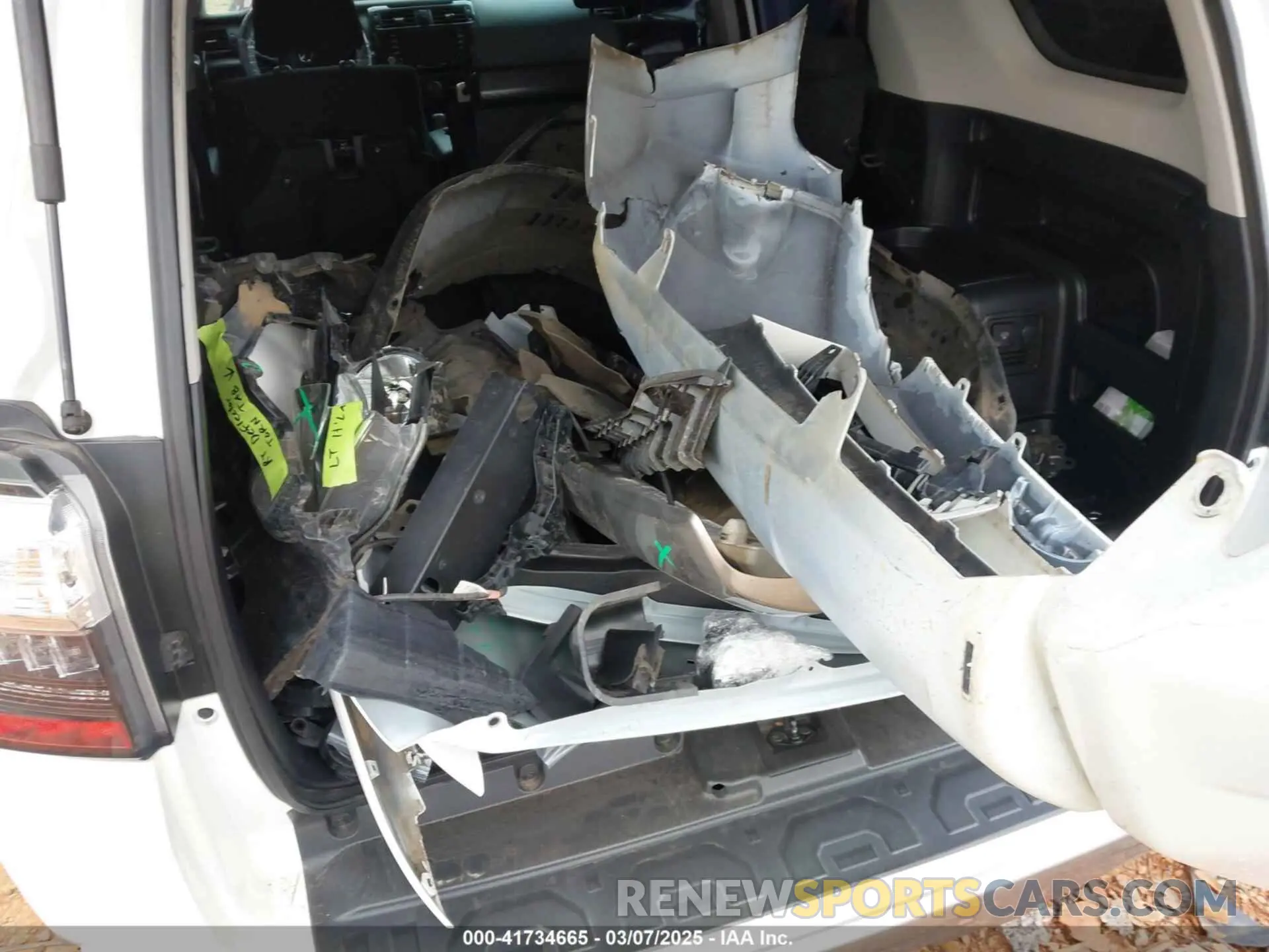 12 Photograph of a damaged car JTEPU5JRXN6042348 TOYOTA 4RUNNER 2022