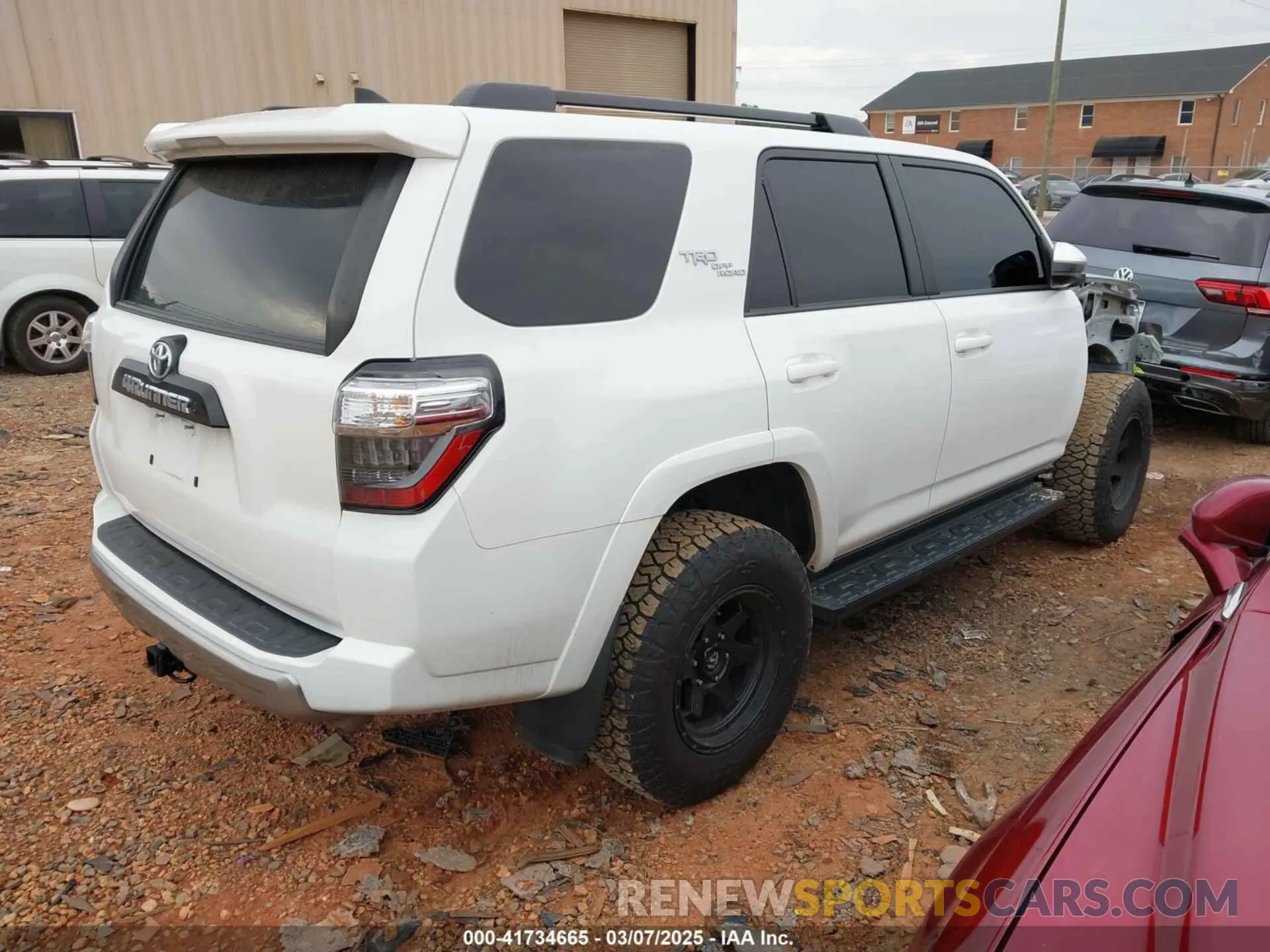 4 Photograph of a damaged car JTEPU5JRXN6042348 TOYOTA 4RUNNER 2022