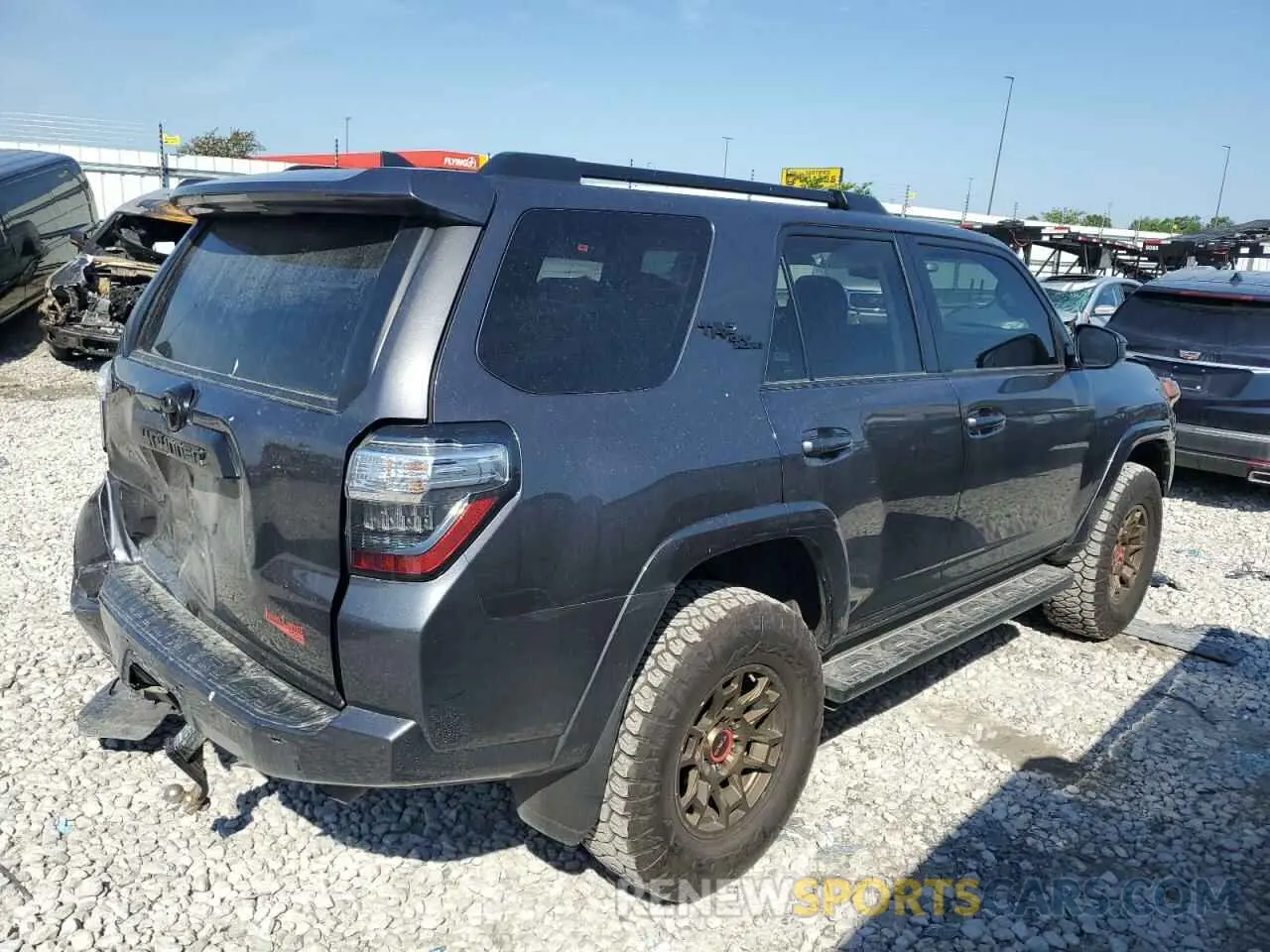 3 Photograph of a damaged car JTEPU5JRXN6043614 TOYOTA 4RUNNER 2022
