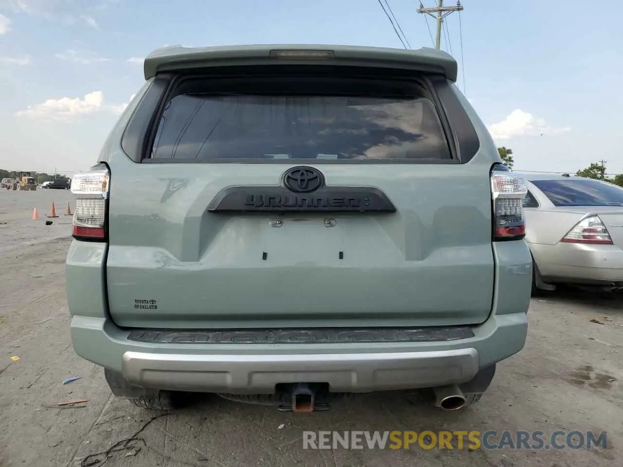 6 Photograph of a damaged car JTERU5JR0N5993236 TOYOTA 4RUNNER 2022