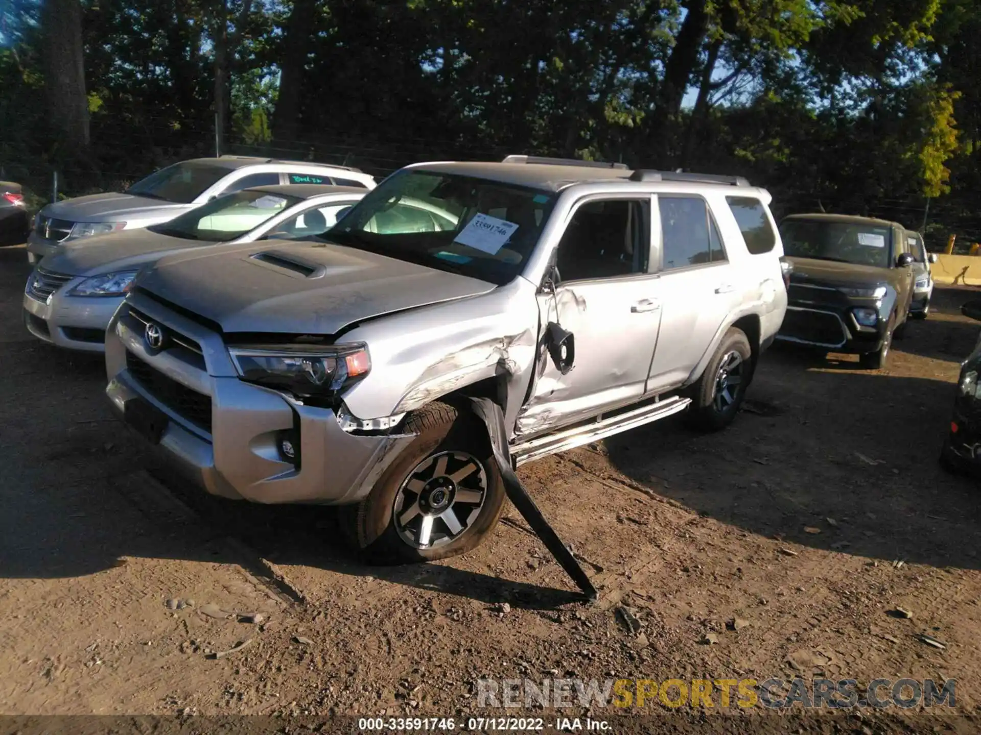 2 Photograph of a damaged car JTERU5JR0N6005396 TOYOTA 4RUNNER 2022