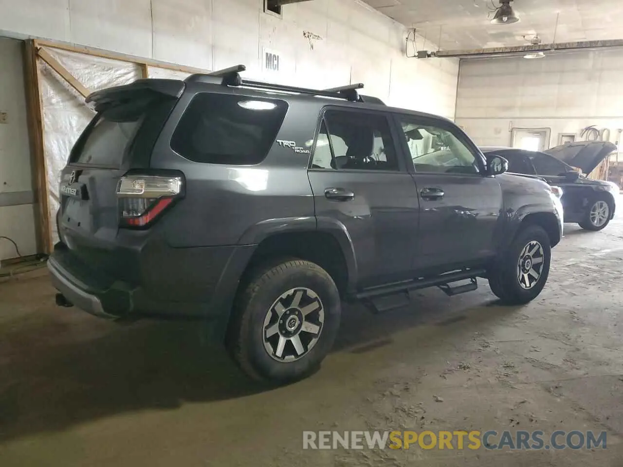 3 Photograph of a damaged car JTERU5JR0N6033215 TOYOTA 4RUNNER 2022