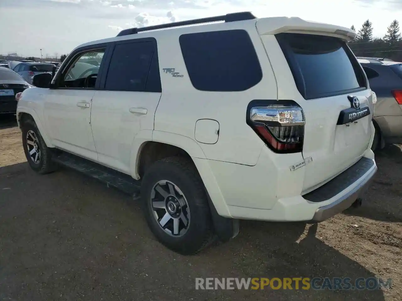 2 Photograph of a damaged car JTERU5JR0N6037636 TOYOTA 4RUNNER 2022