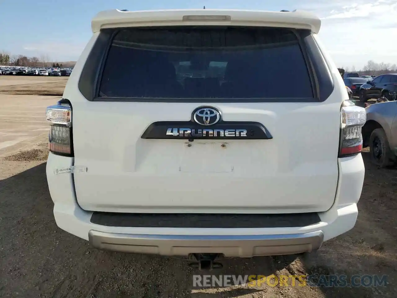 6 Photograph of a damaged car JTERU5JR0N6037636 TOYOTA 4RUNNER 2022