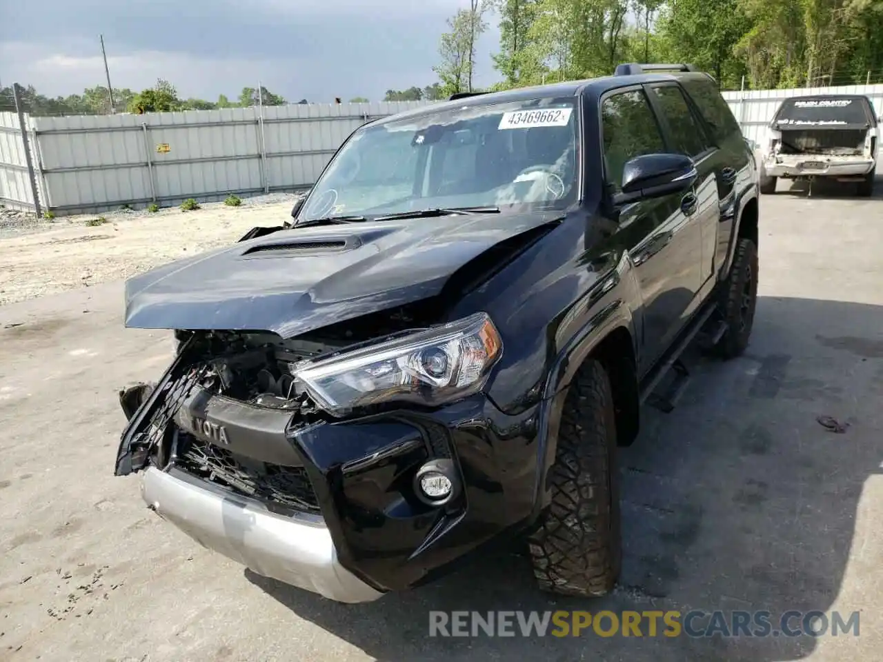 2 Photograph of a damaged car JTERU5JR0N6046370 TOYOTA 4RUNNER 2022