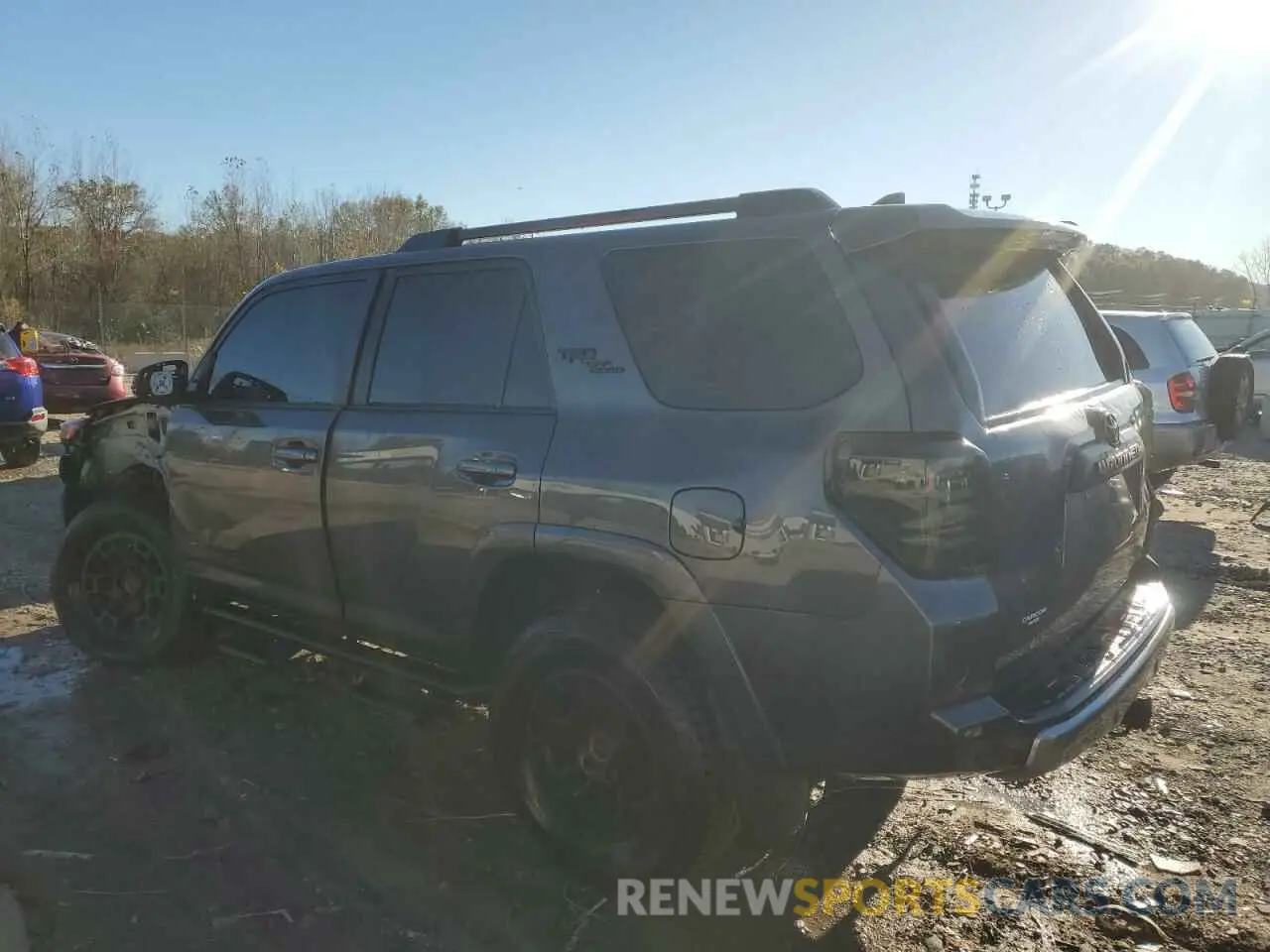 2 Photograph of a damaged car JTERU5JR0N6061418 TOYOTA 4RUNNER 2022