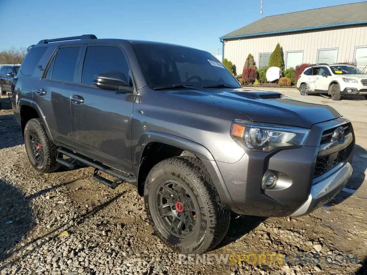 4 Photograph of a damaged car JTERU5JR0N6061418 TOYOTA 4RUNNER 2022