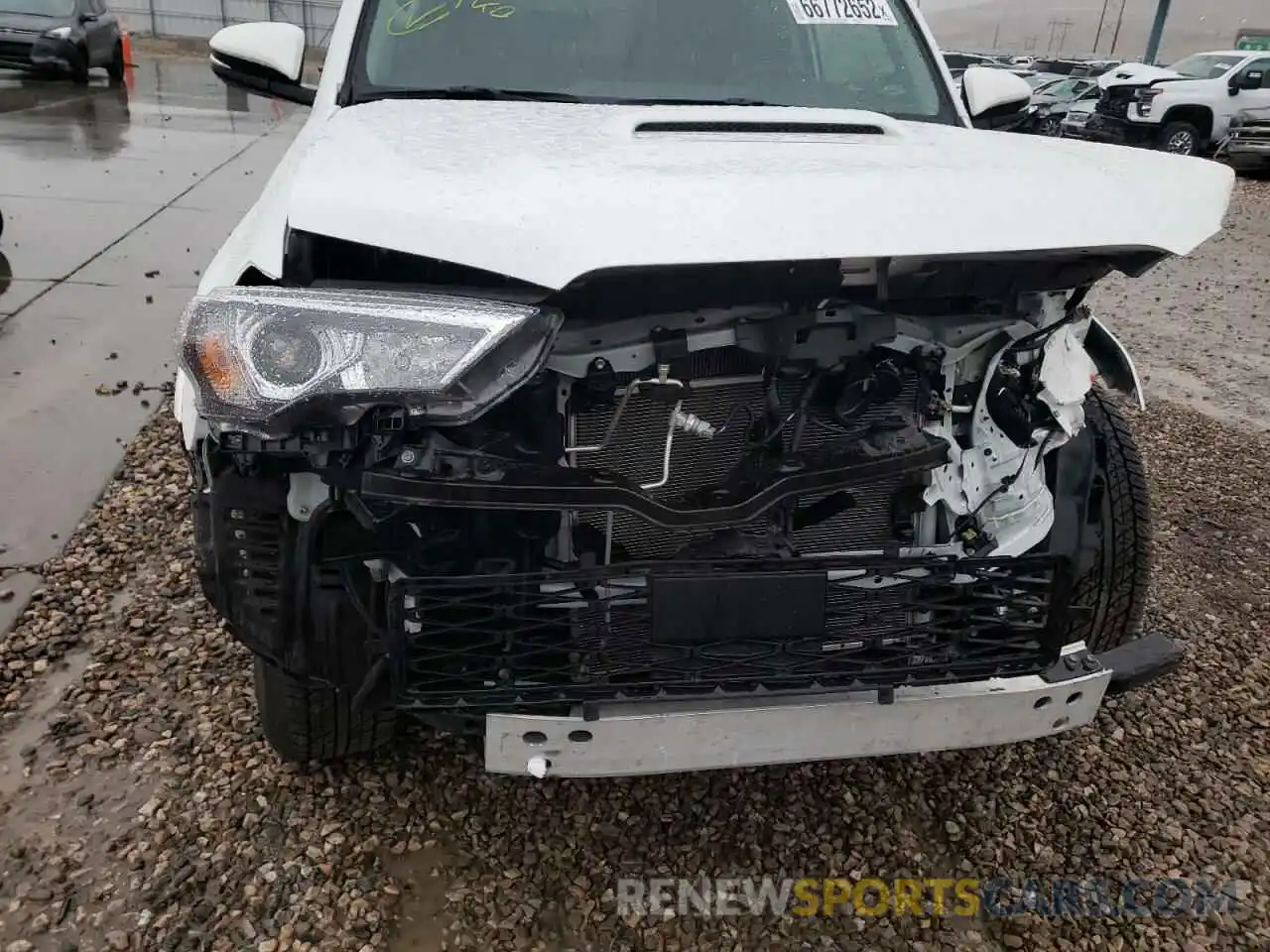 9 Photograph of a damaged car JTERU5JR1N5996582 TOYOTA 4RUNNER 2022