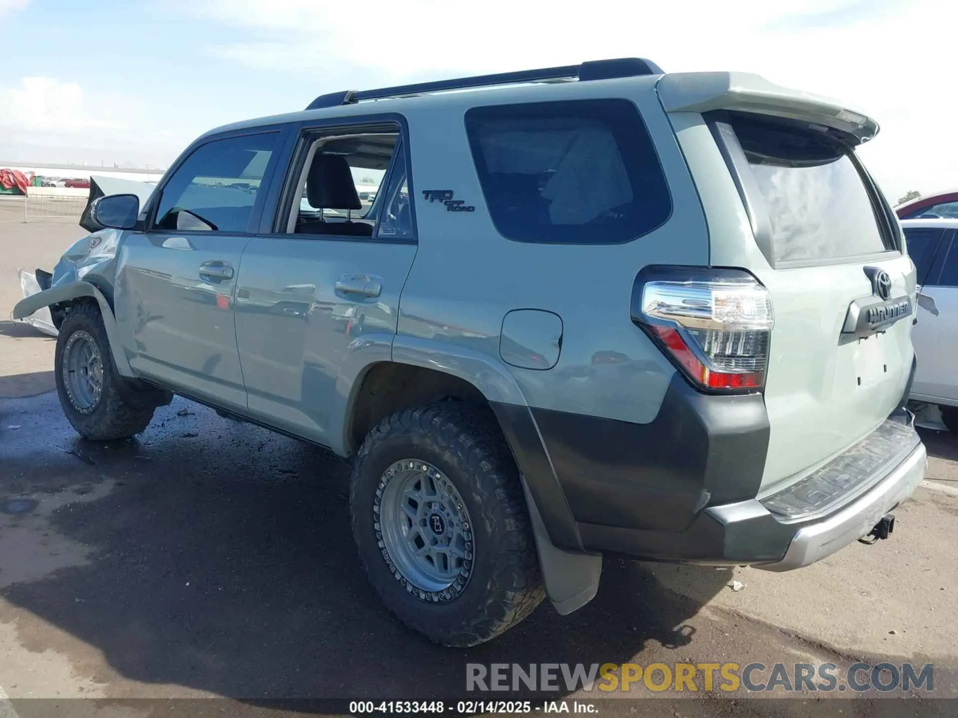 3 Photograph of a damaged car JTERU5JR1N5997716 TOYOTA 4RUNNER 2022