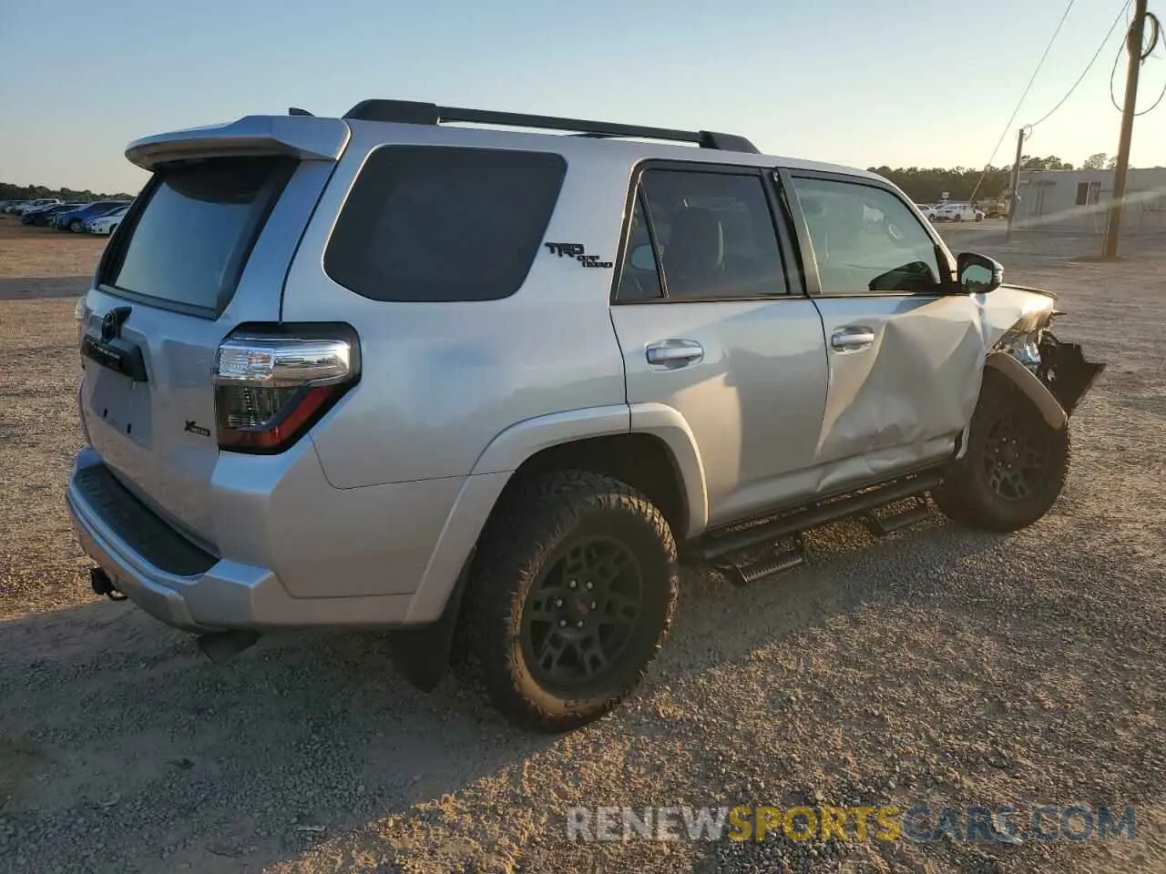 3 Photograph of a damaged car JTERU5JR1N6010753 TOYOTA 4RUNNER 2022