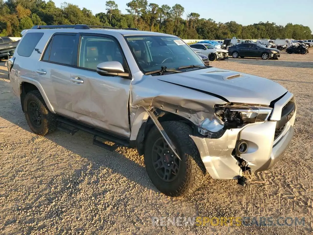 4 Photograph of a damaged car JTERU5JR1N6010753 TOYOTA 4RUNNER 2022