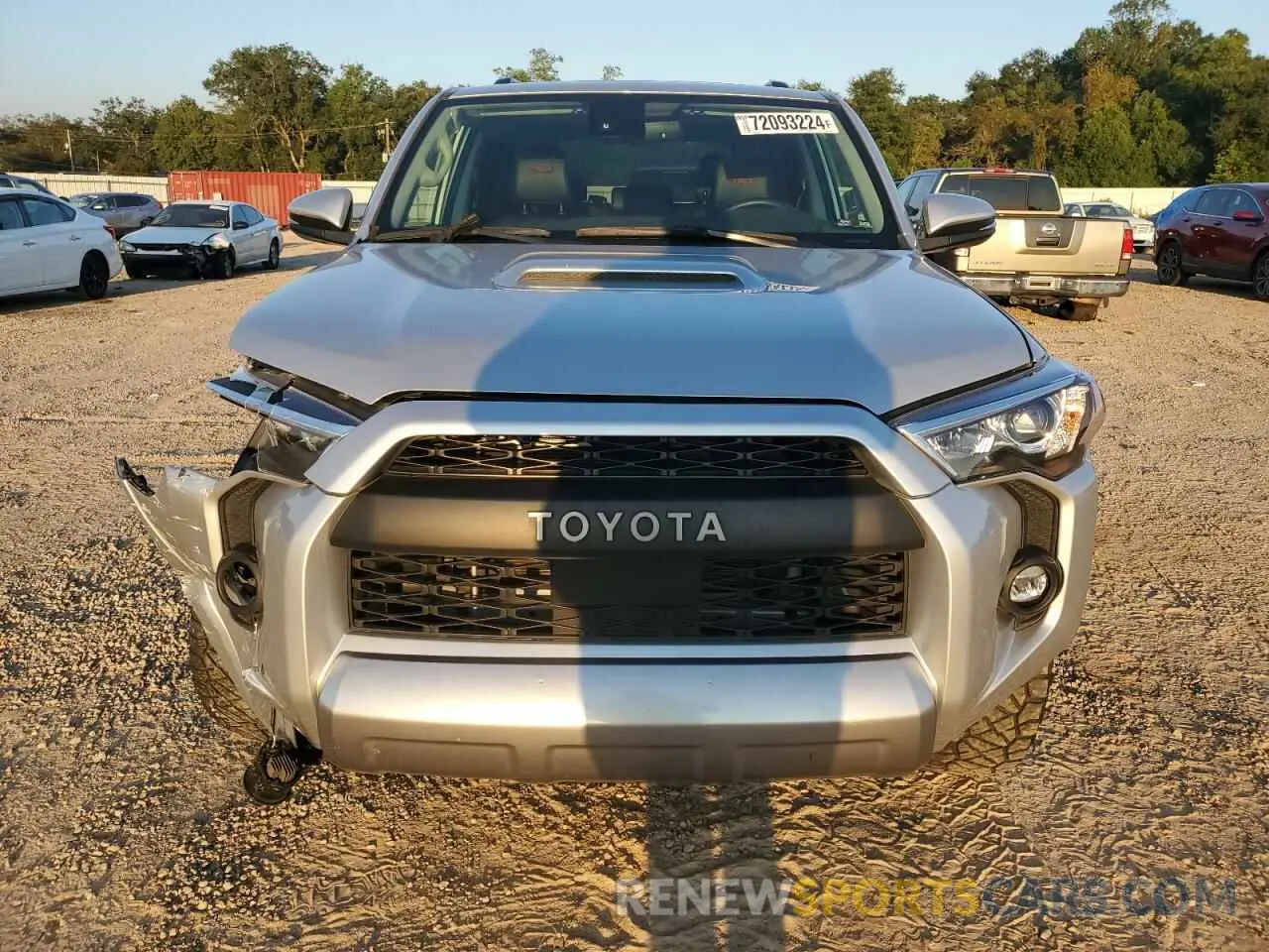 5 Photograph of a damaged car JTERU5JR1N6010753 TOYOTA 4RUNNER 2022