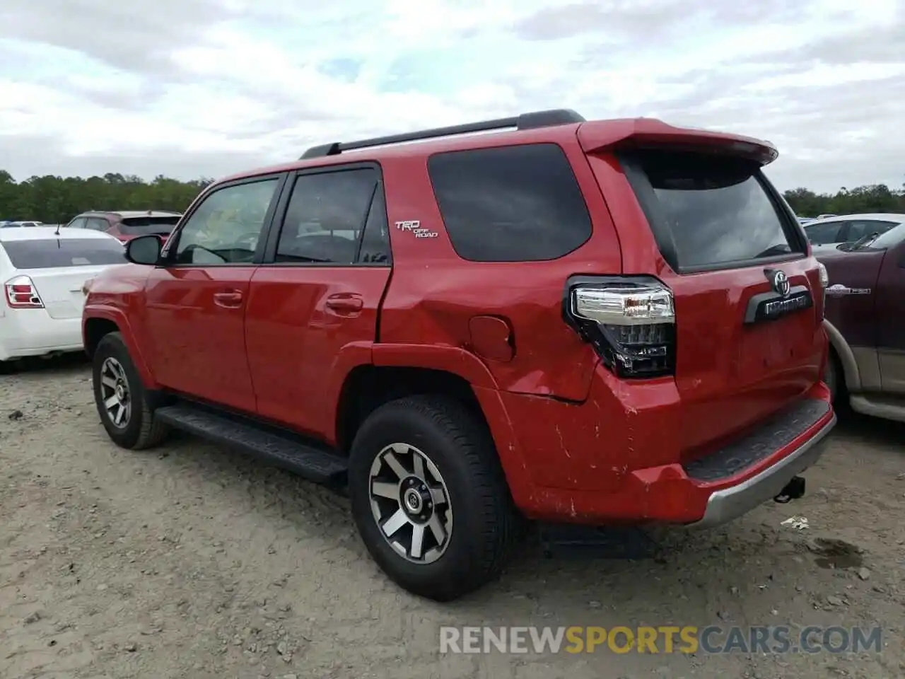 2 Photograph of a damaged car JTERU5JR1N6023292 TOYOTA 4RUNNER 2022