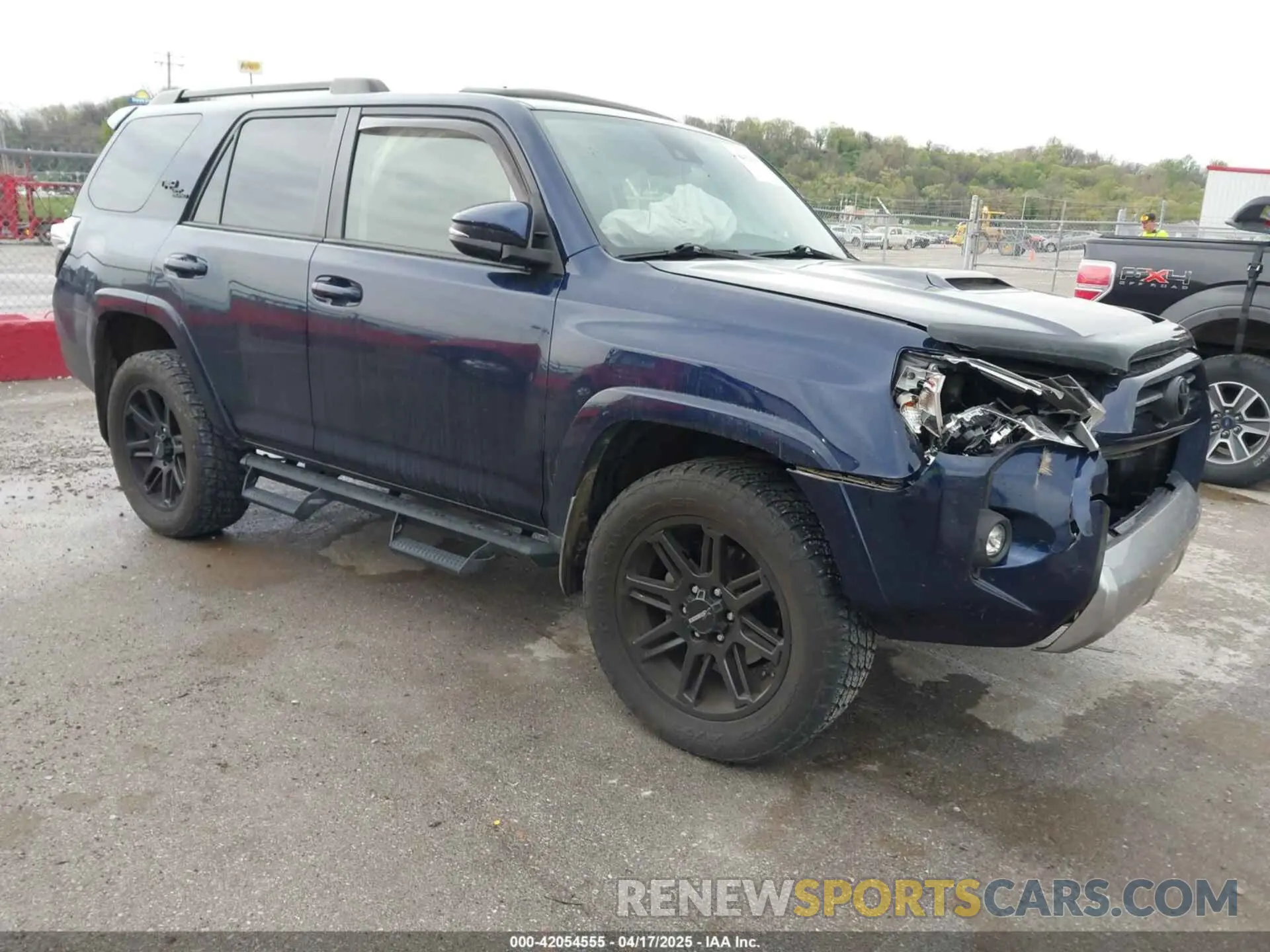 1 Photograph of a damaged car JTERU5JR1N6031957 TOYOTA 4RUNNER 2022