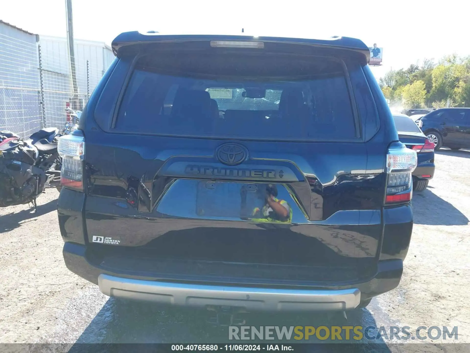 16 Photograph of a damaged car JTERU5JR1N6043333 TOYOTA 4RUNNER 2022