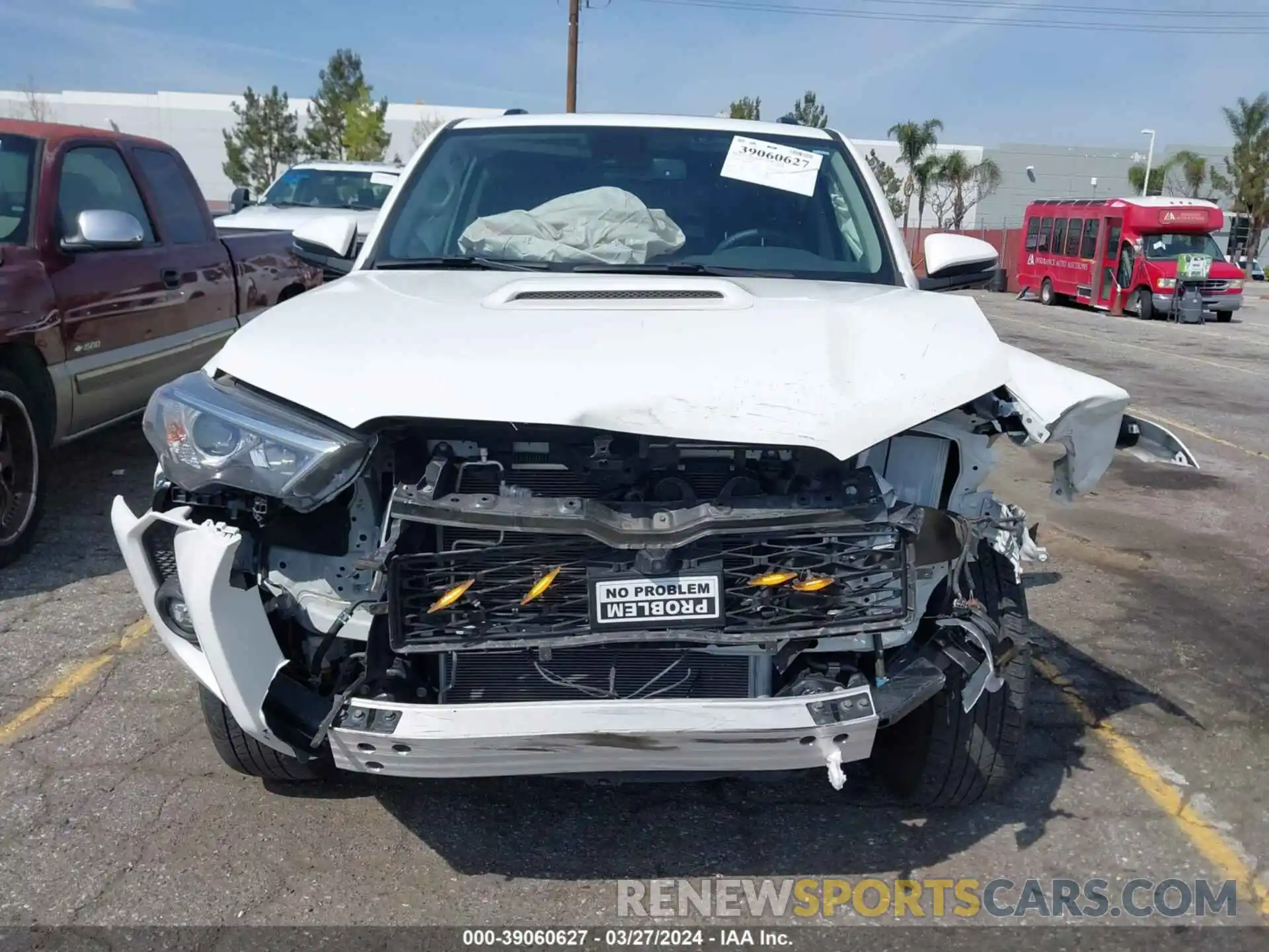 12 Photograph of a damaged car JTERU5JR1N6078406 TOYOTA 4RUNNER 2022