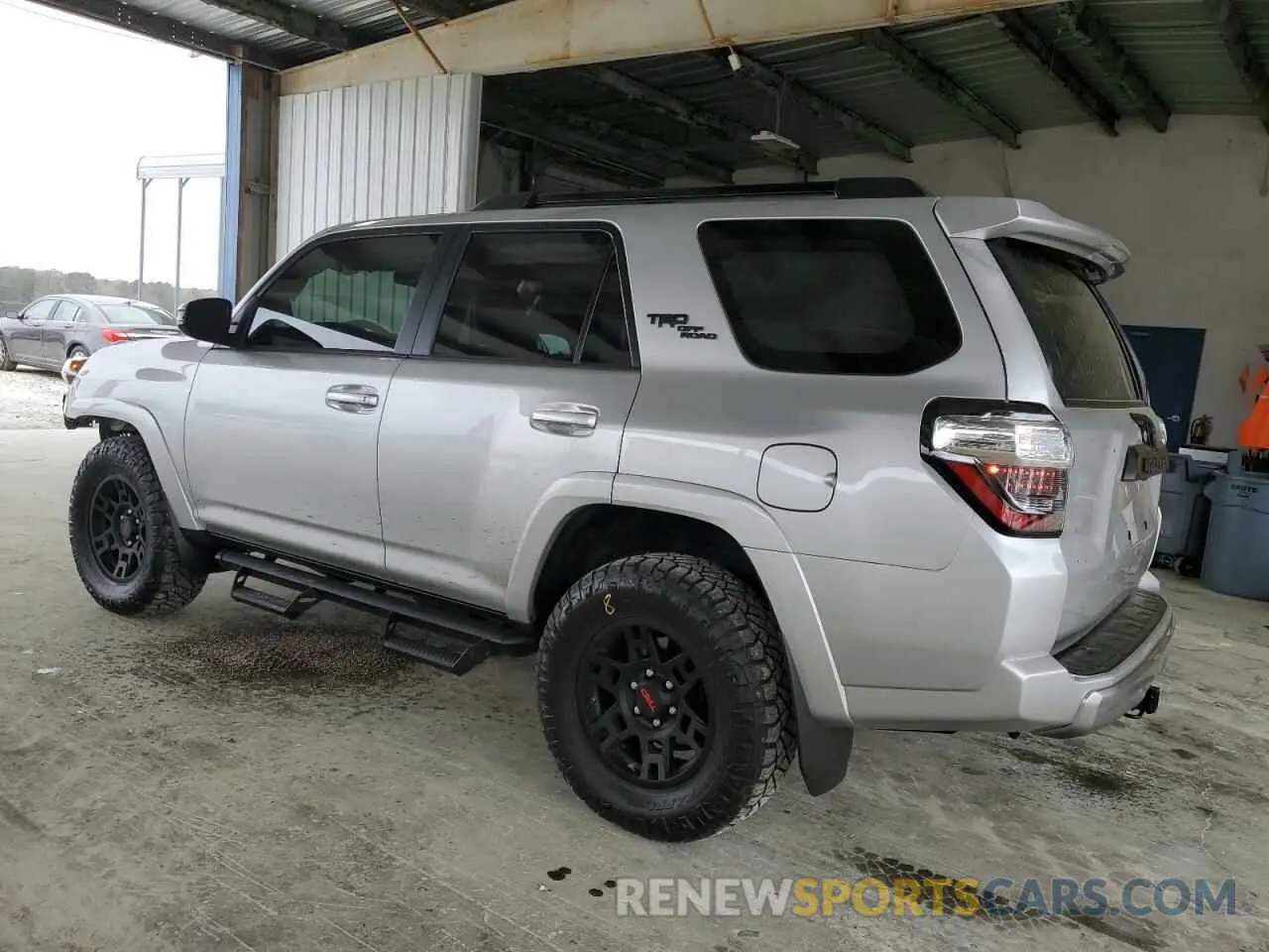 2 Photograph of a damaged car JTERU5JR2N6071688 TOYOTA 4RUNNER 2022
