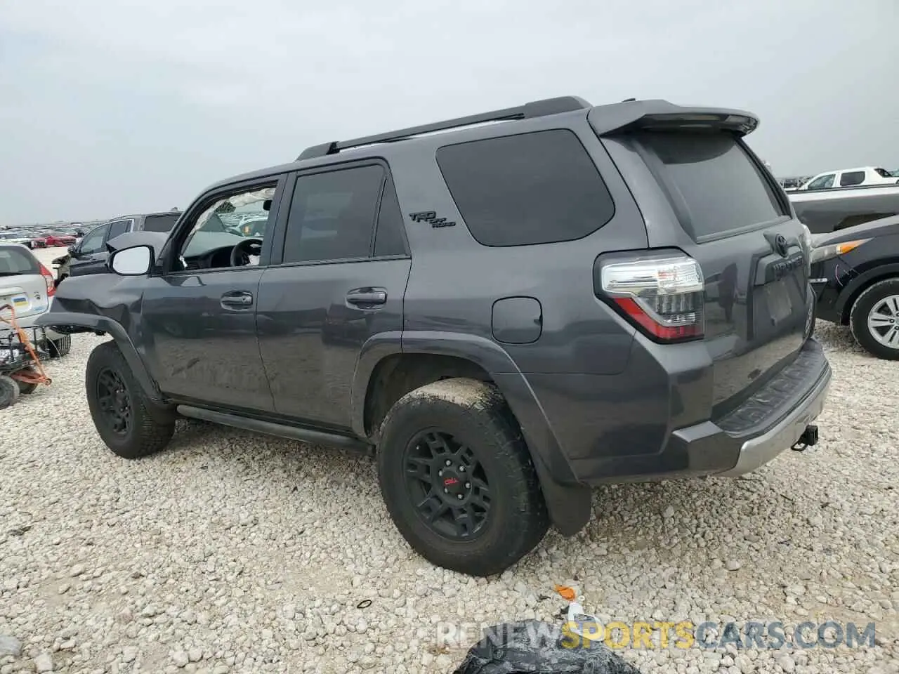 2 Photograph of a damaged car JTERU5JR2N6085655 TOYOTA 4RUNNER 2022