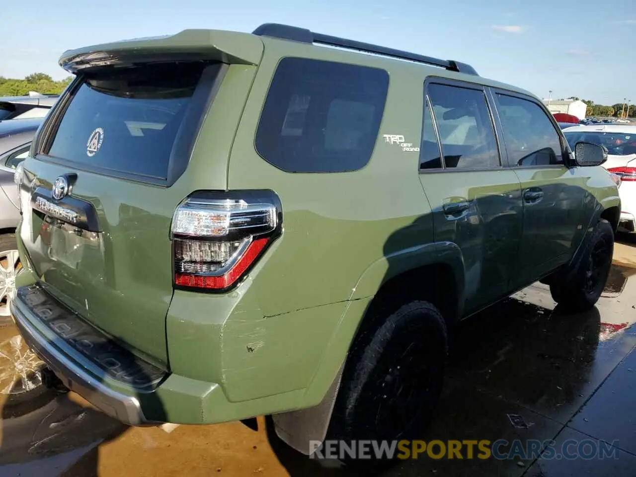 3 Photograph of a damaged car JTERU5JR3N5974244 TOYOTA 4RUNNER 2022