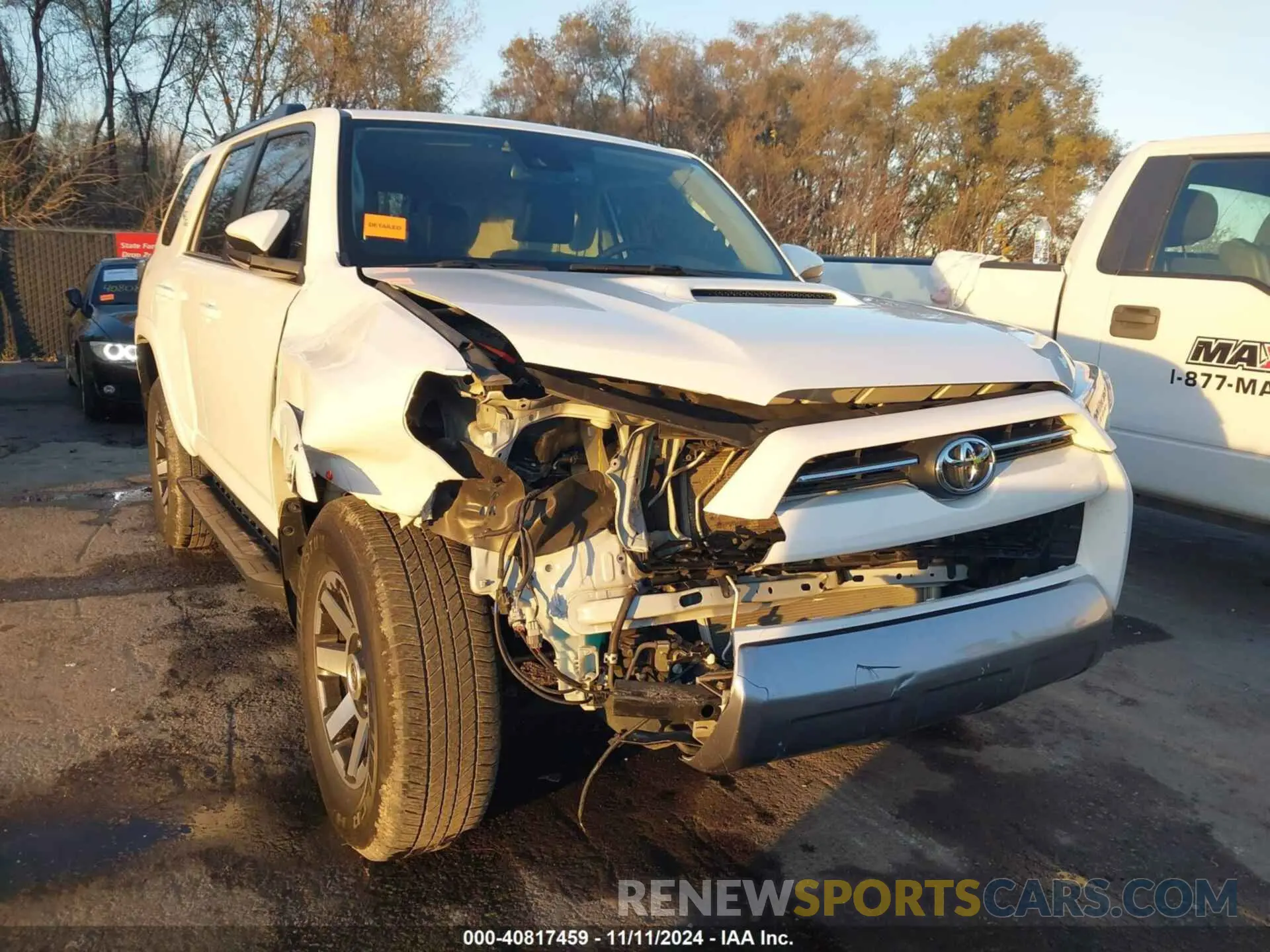 6 Photograph of a damaged car JTERU5JR3N6056357 TOYOTA 4RUNNER 2022