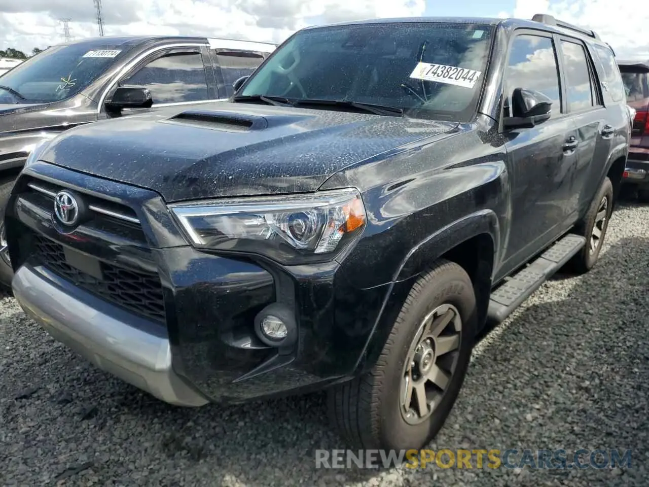 1 Photograph of a damaged car JTERU5JR3N6073854 TOYOTA 4RUNNER 2022