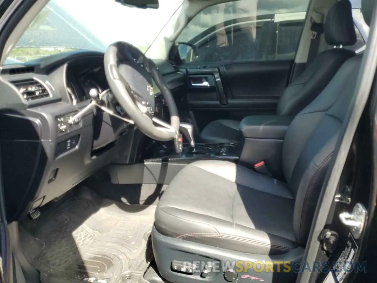 7 Photograph of a damaged car JTERU5JR3N6073854 TOYOTA 4RUNNER 2022