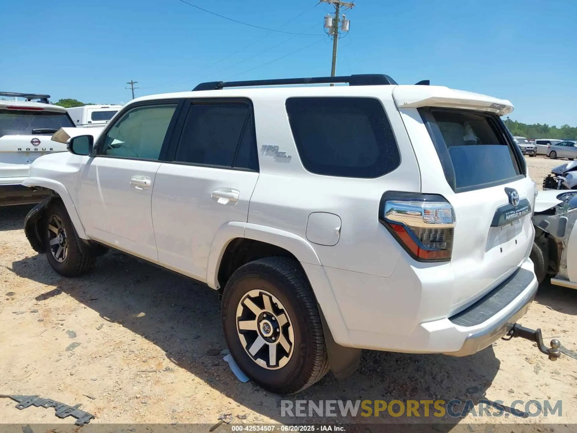 3 Photograph of a damaged car JTERU5JR4N6033301 TOYOTA 4RUNNER 2022