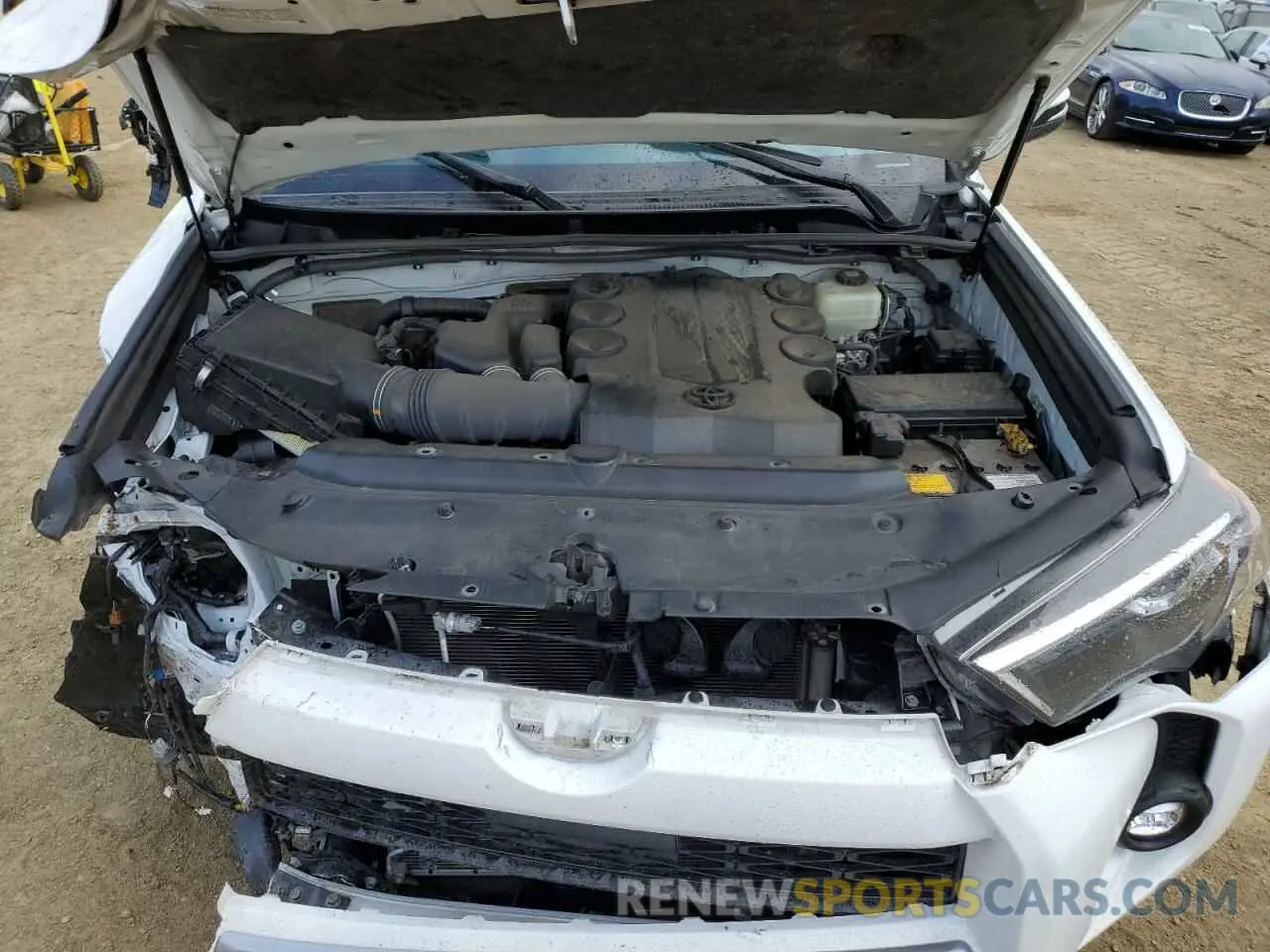13 Photograph of a damaged car JTERU5JR5N6011503 TOYOTA 4RUNNER 2022