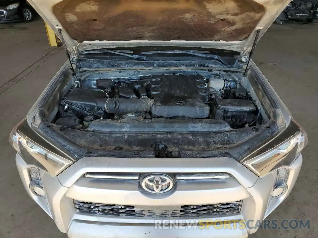11 Photograph of a damaged car JTERU5JR5N6022517 TOYOTA 4RUNNER 2022